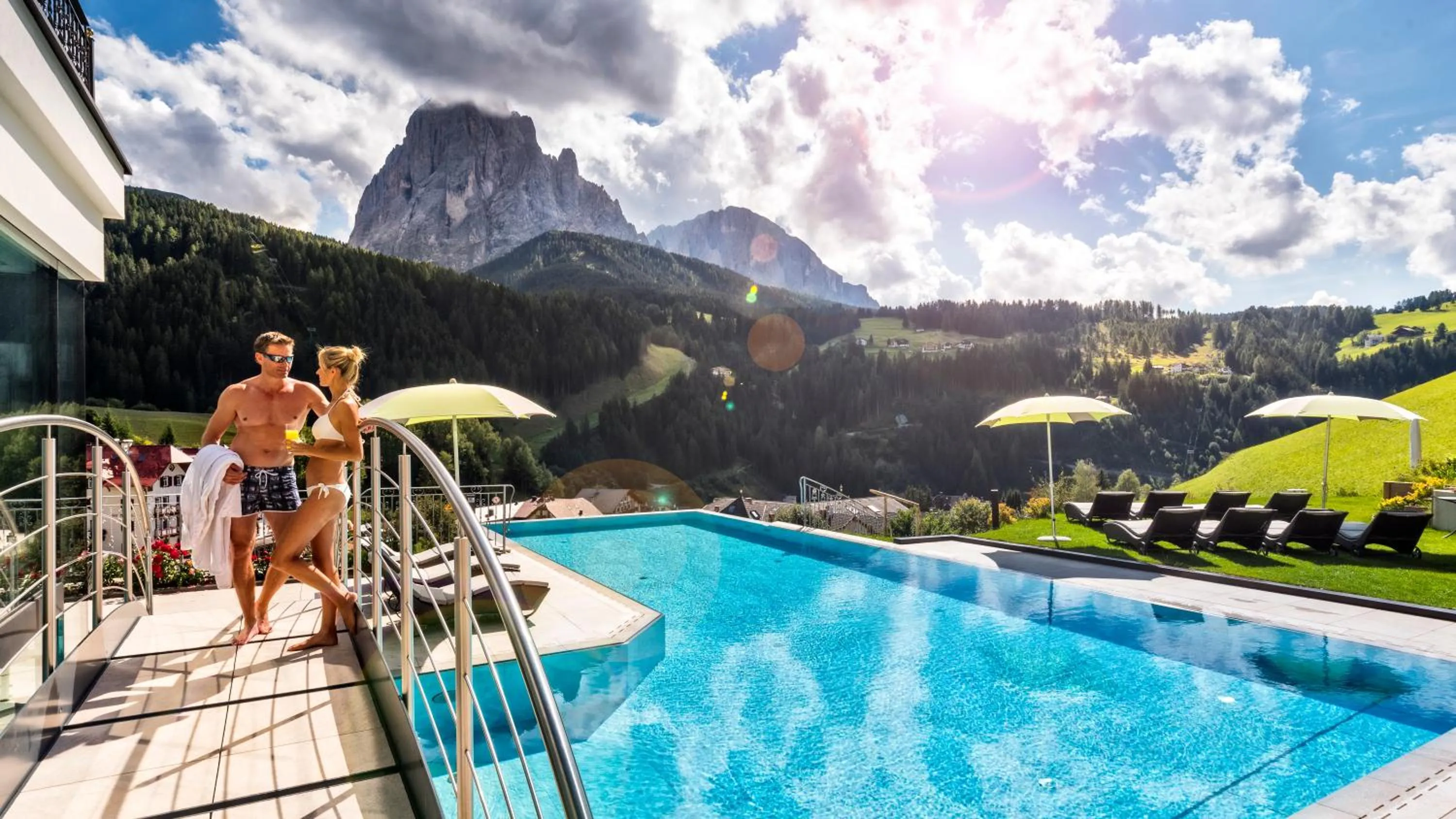 Swimming pool in Hotel Interski