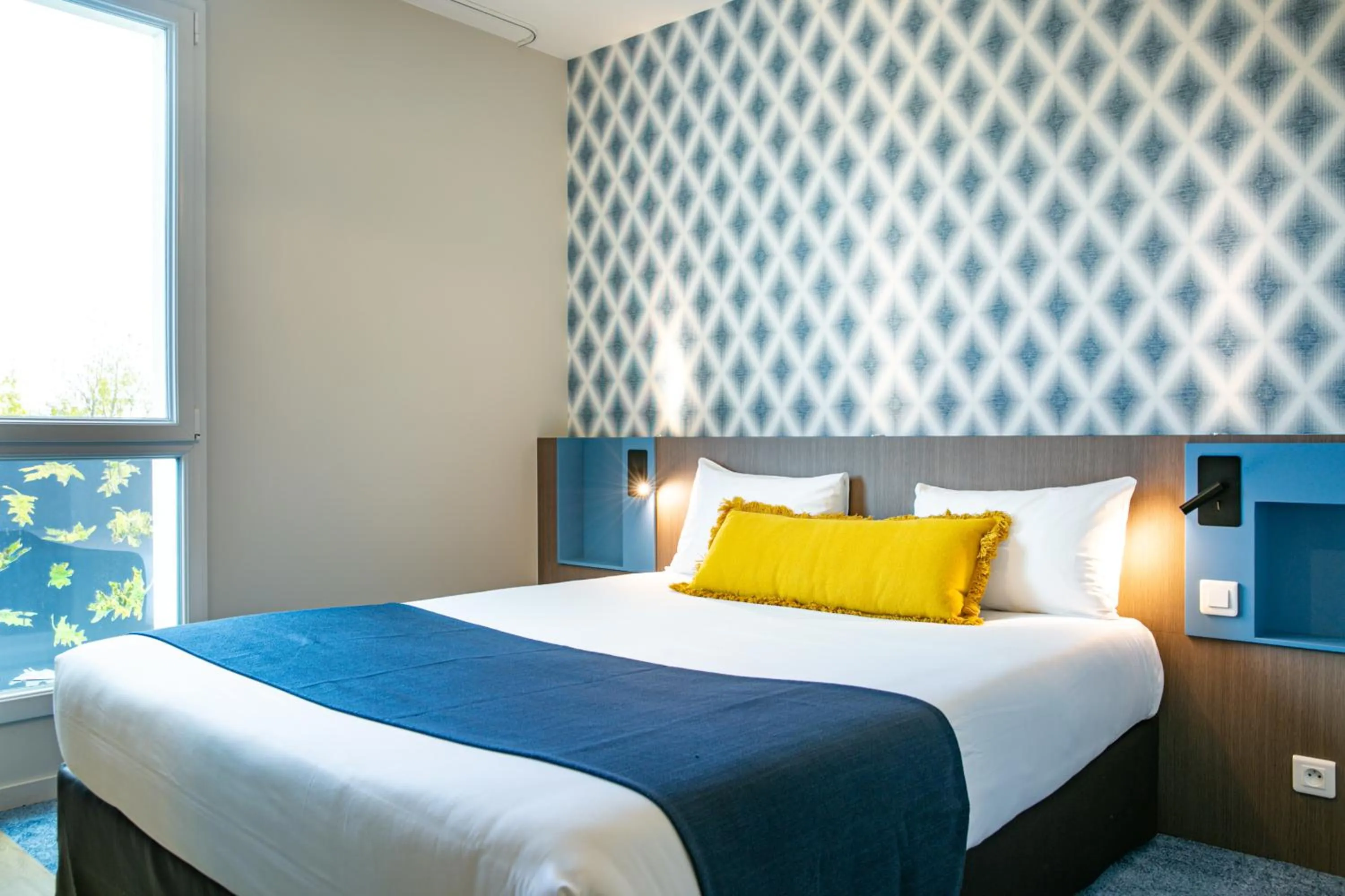 Bed in Hotel Restaurant Saint James, Montaigu-Vendée The Originals Boutique