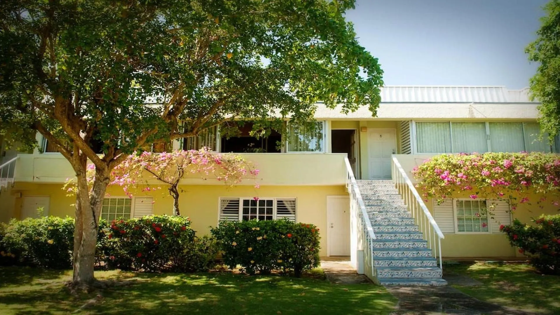 Property building in One Love Cozy Studio Seawind On The Bay