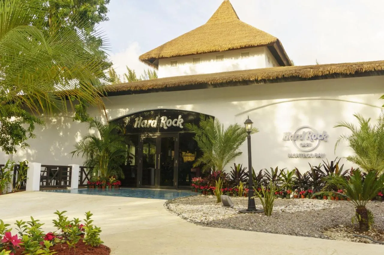 Restaurant/places to eat in One Love Cozy Studio Seawind On The Bay