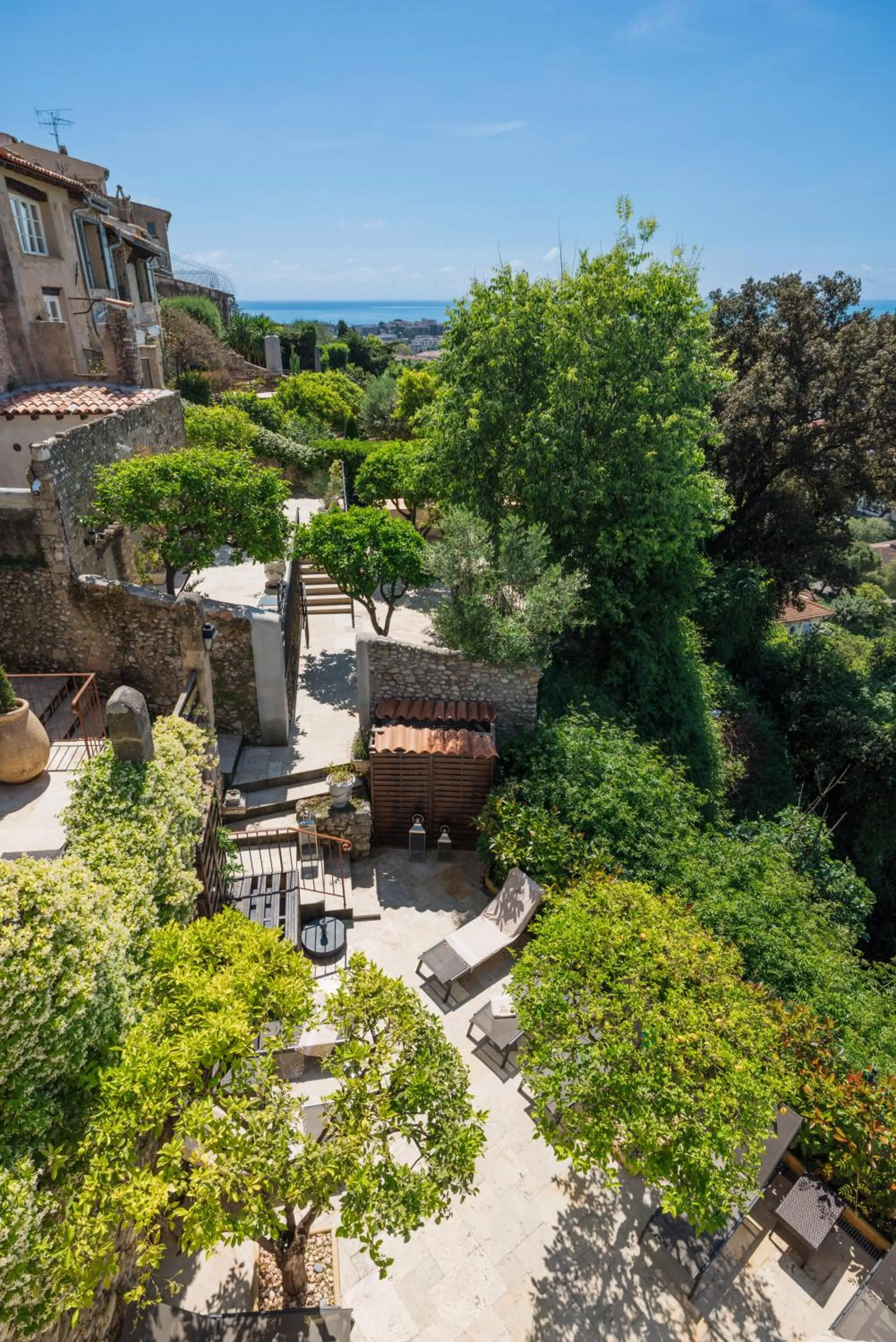 Property building in Château Le Cagnard
