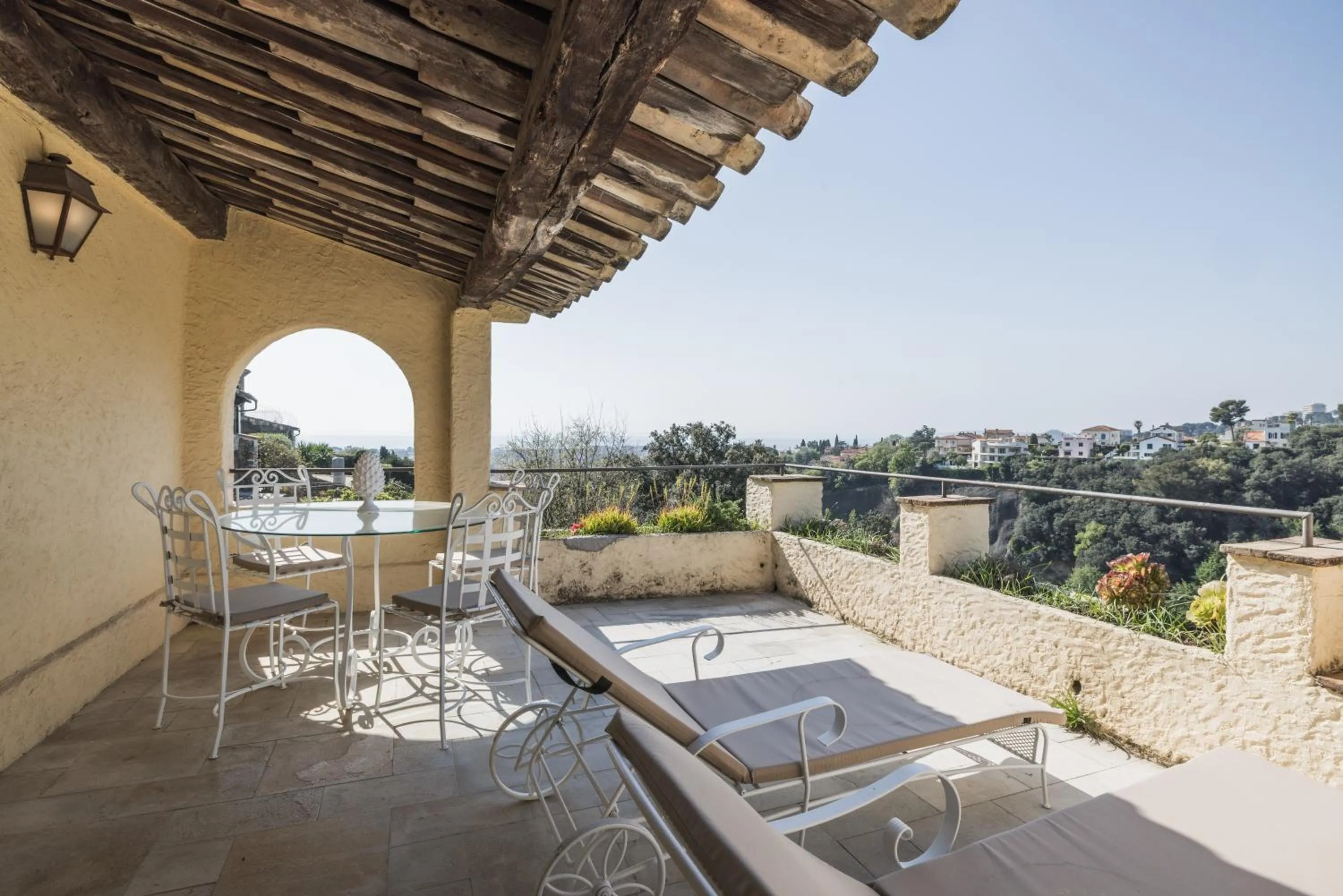 Property building in Château Le Cagnard