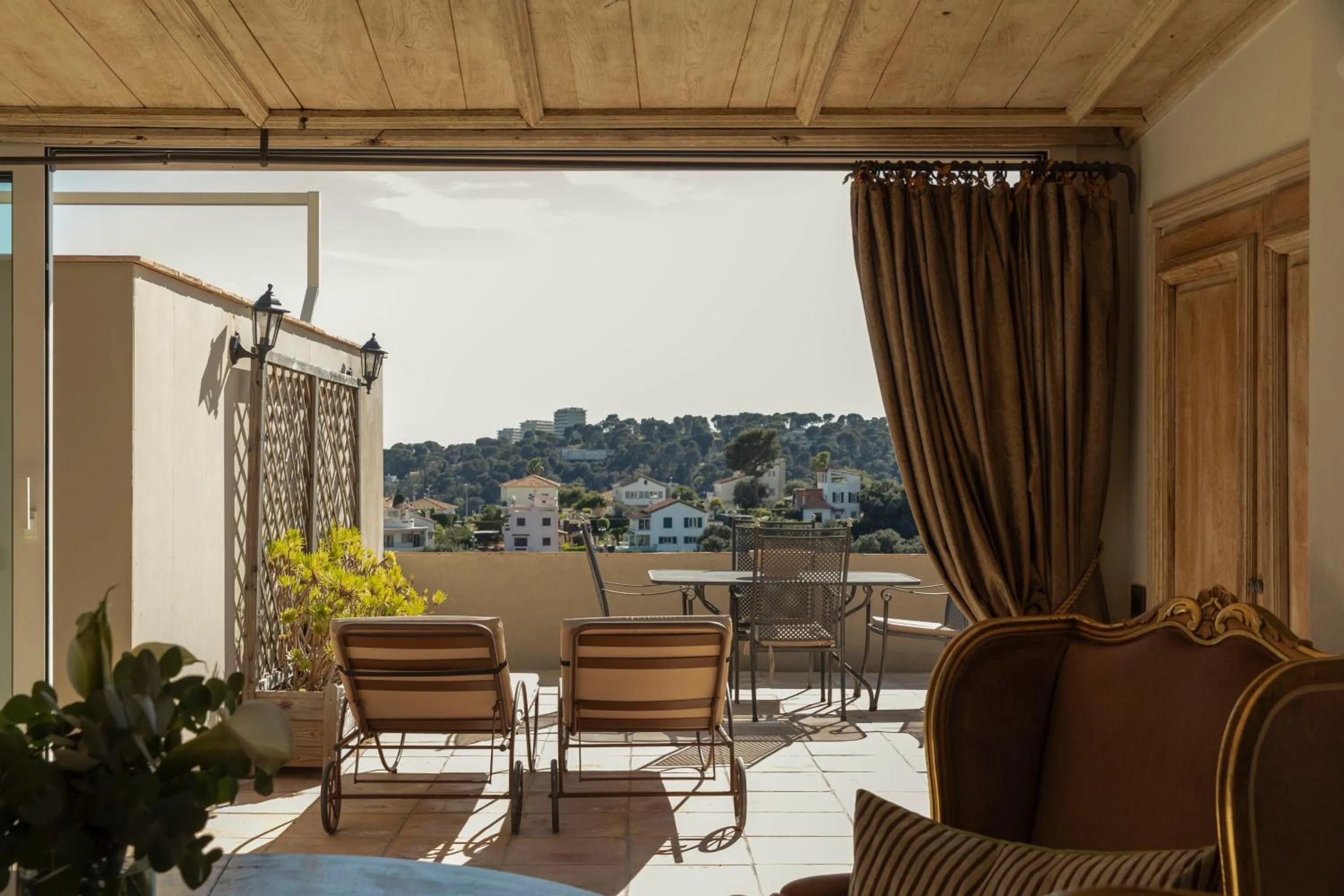 Property building in Château Le Cagnard