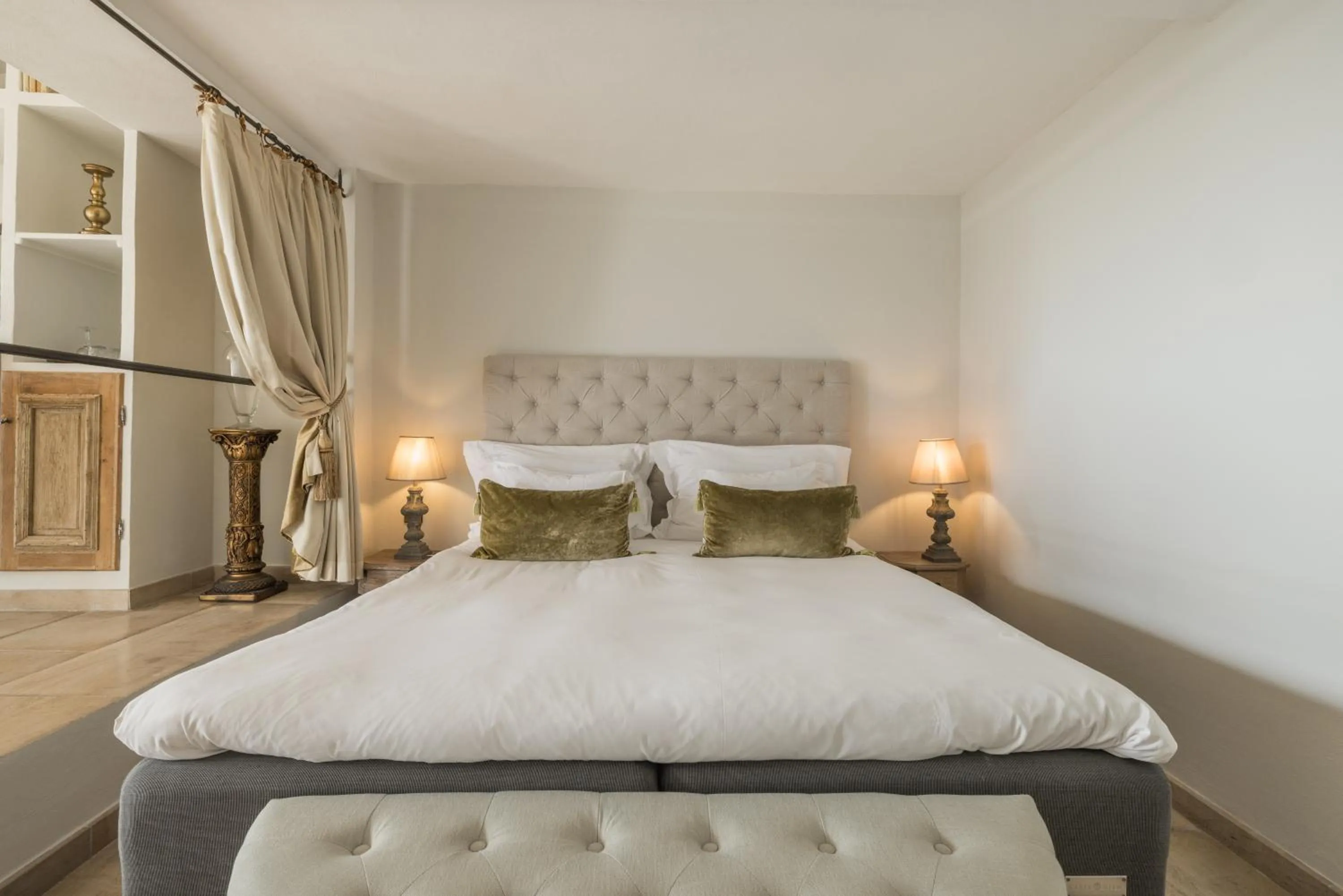 Property building, Bed in Château Le Cagnard