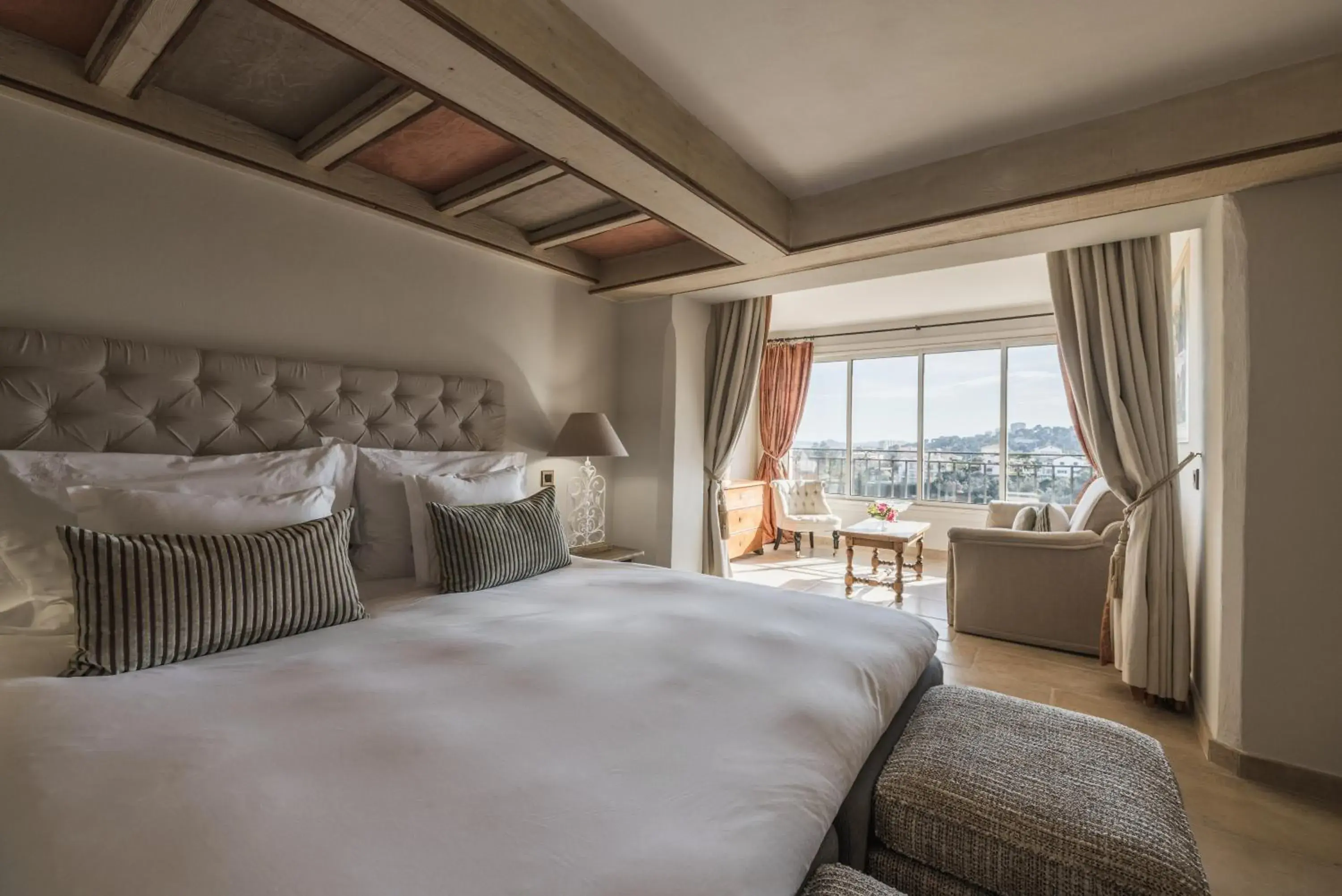 Junior Suite in Château Le Cagnard Junior Suite in Château Le Cagnard