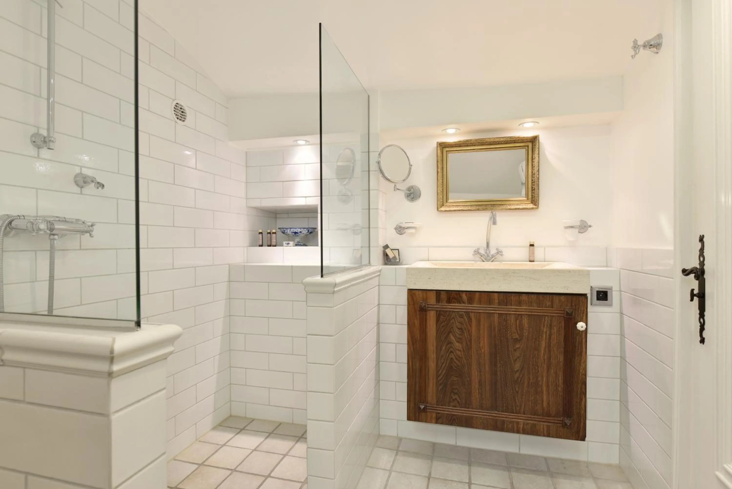 Bathroom in Château Le Cagnard