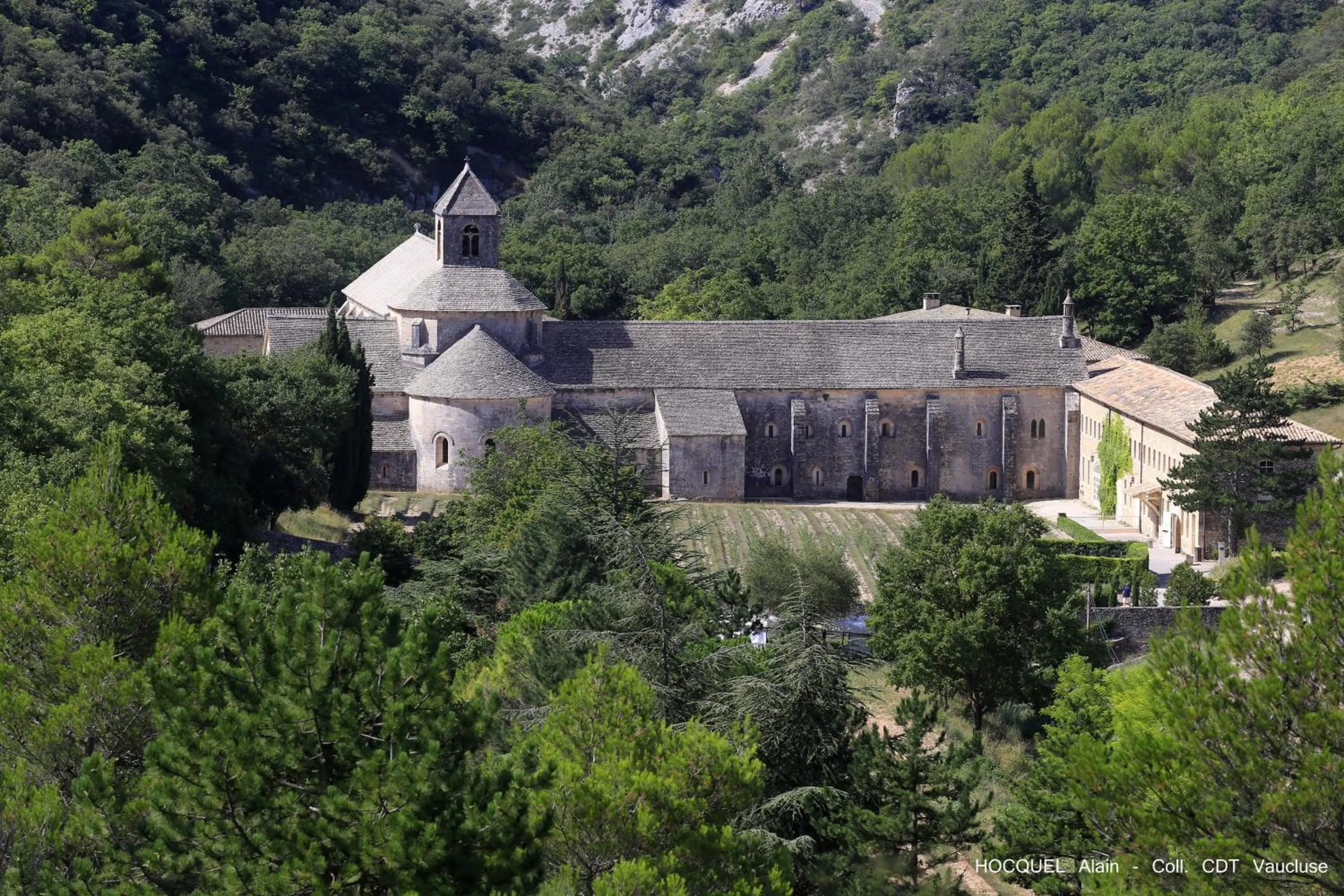 Nearby landmark in Les Terrasses - Gordes