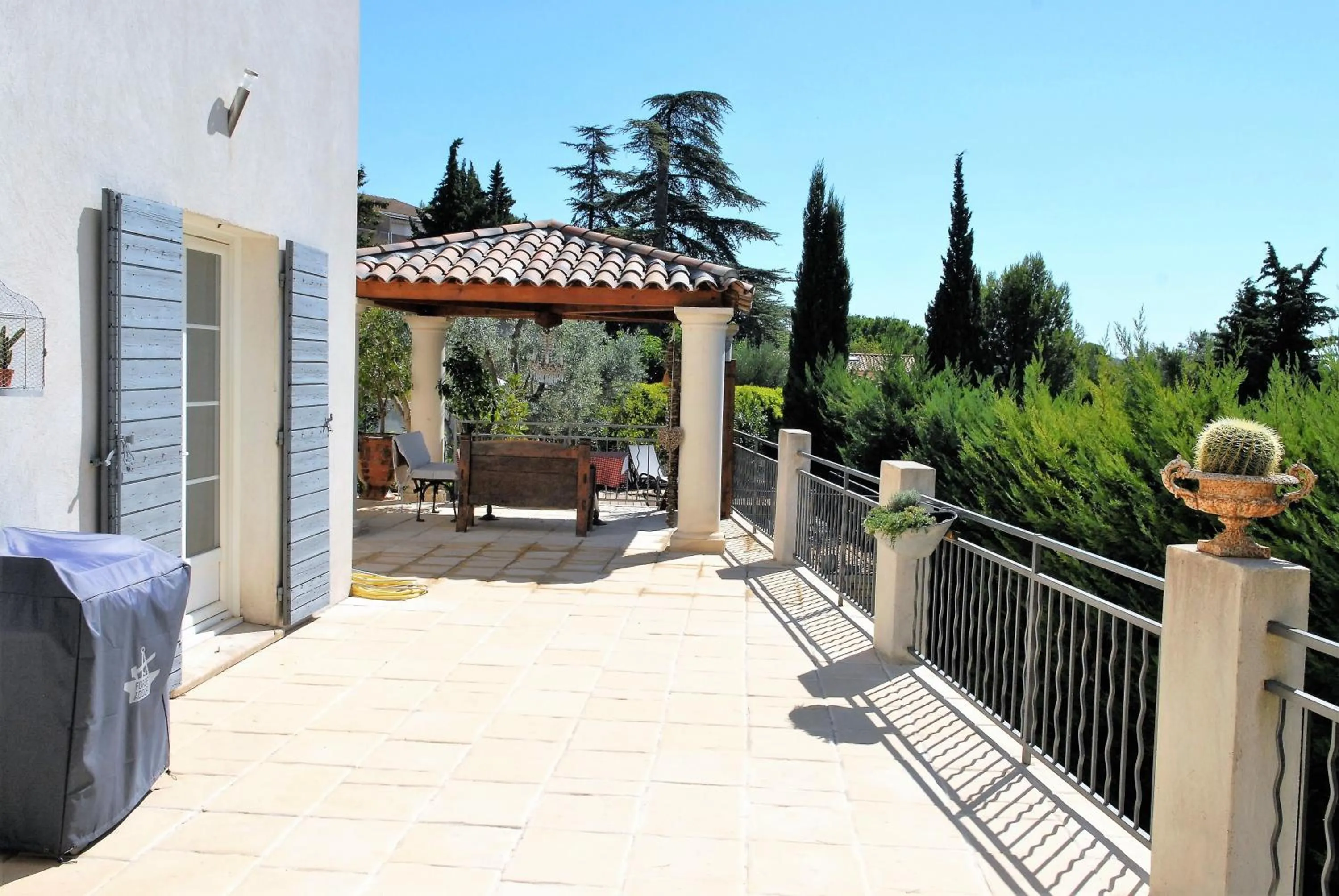 Balcony/Terrace in Lousoan