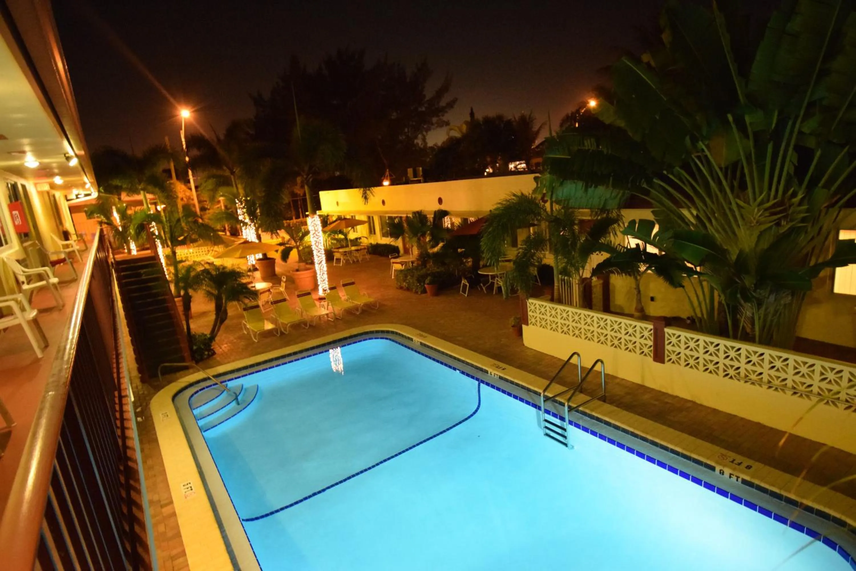 Swimming pool in Surf Side Resort