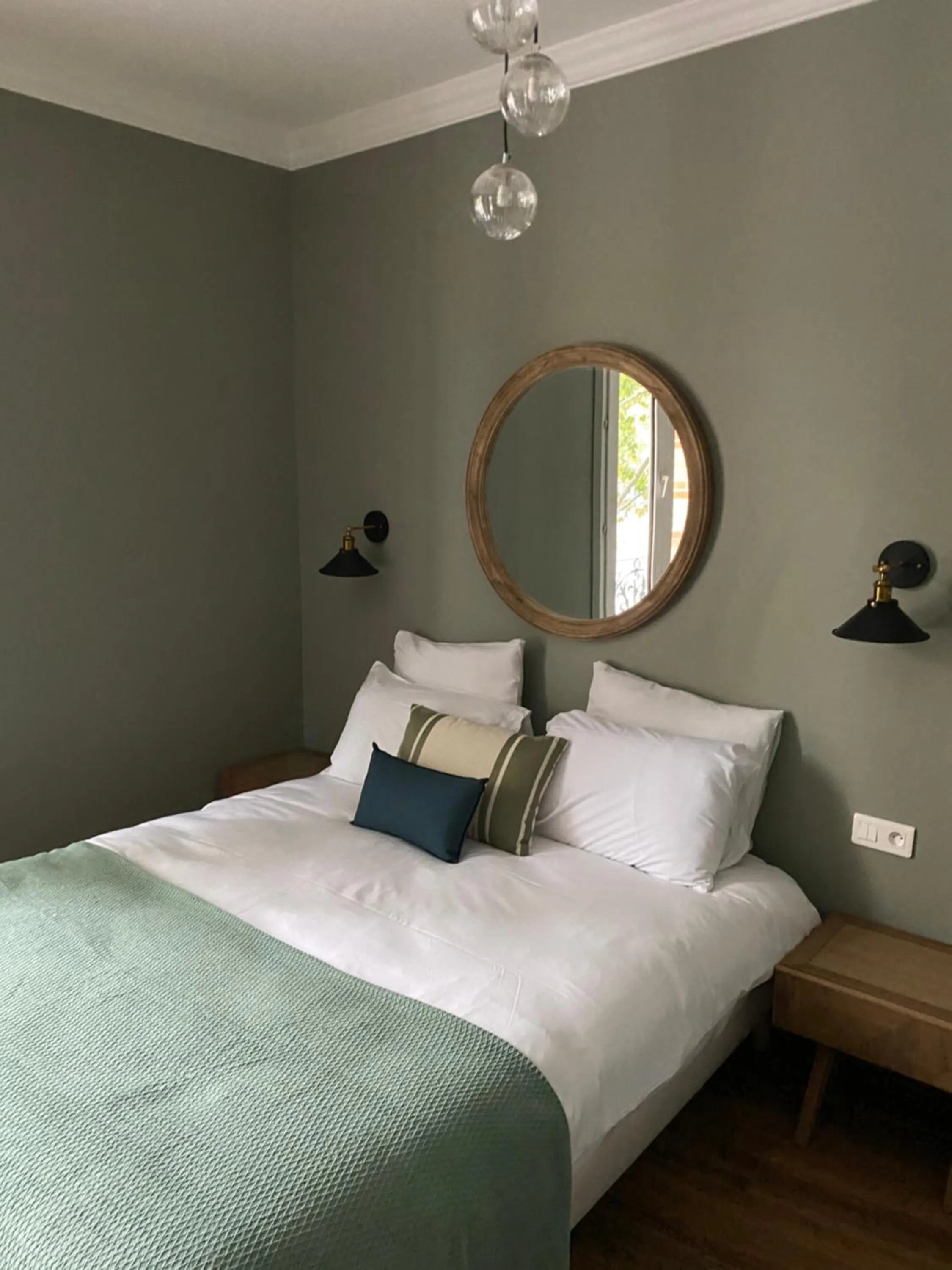 Bed in Le Grand Albert 1er