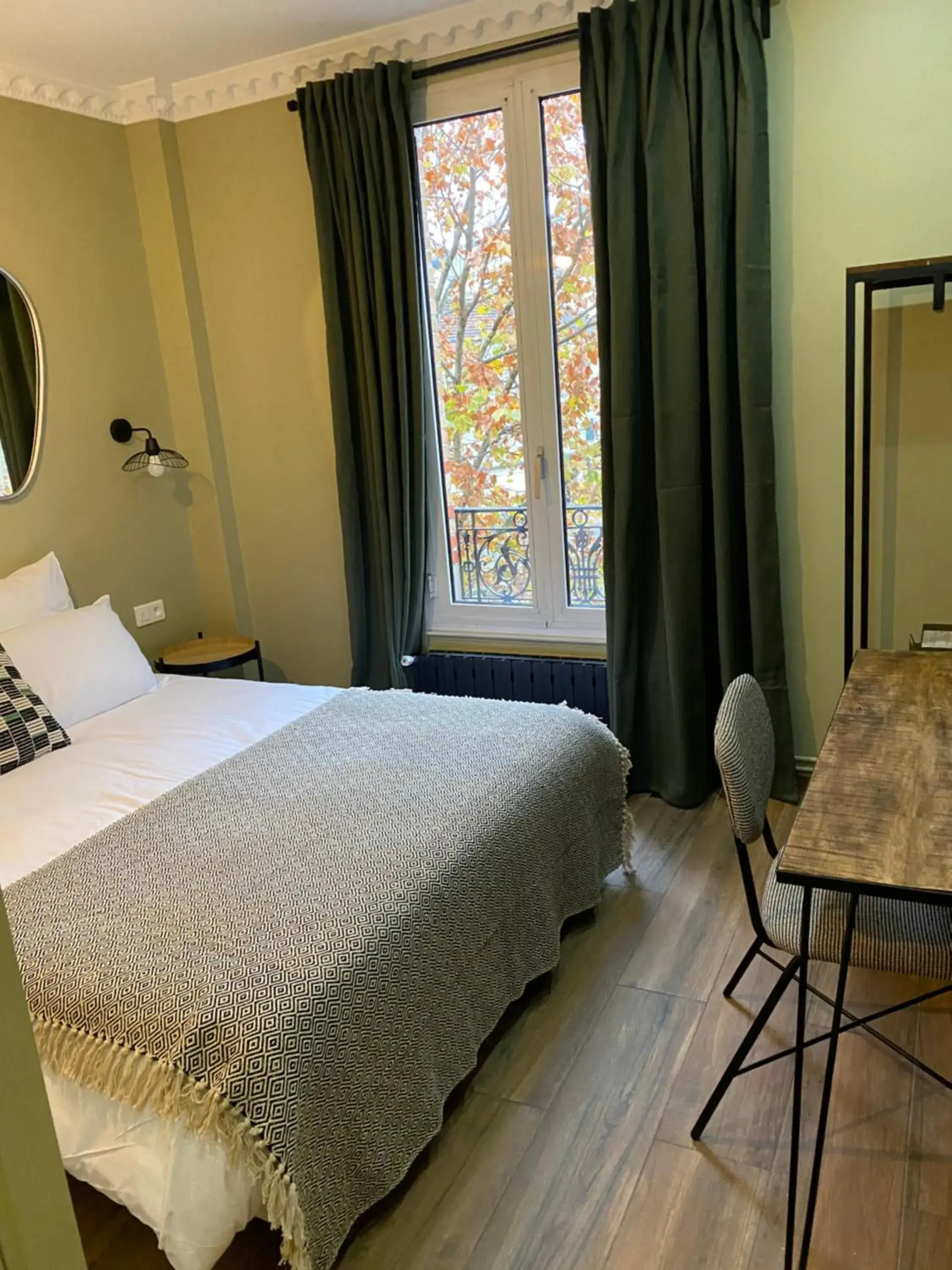 Standard Double Room in Le Grand Albert 1er Standard Double Room in Le Grand Albert 1er