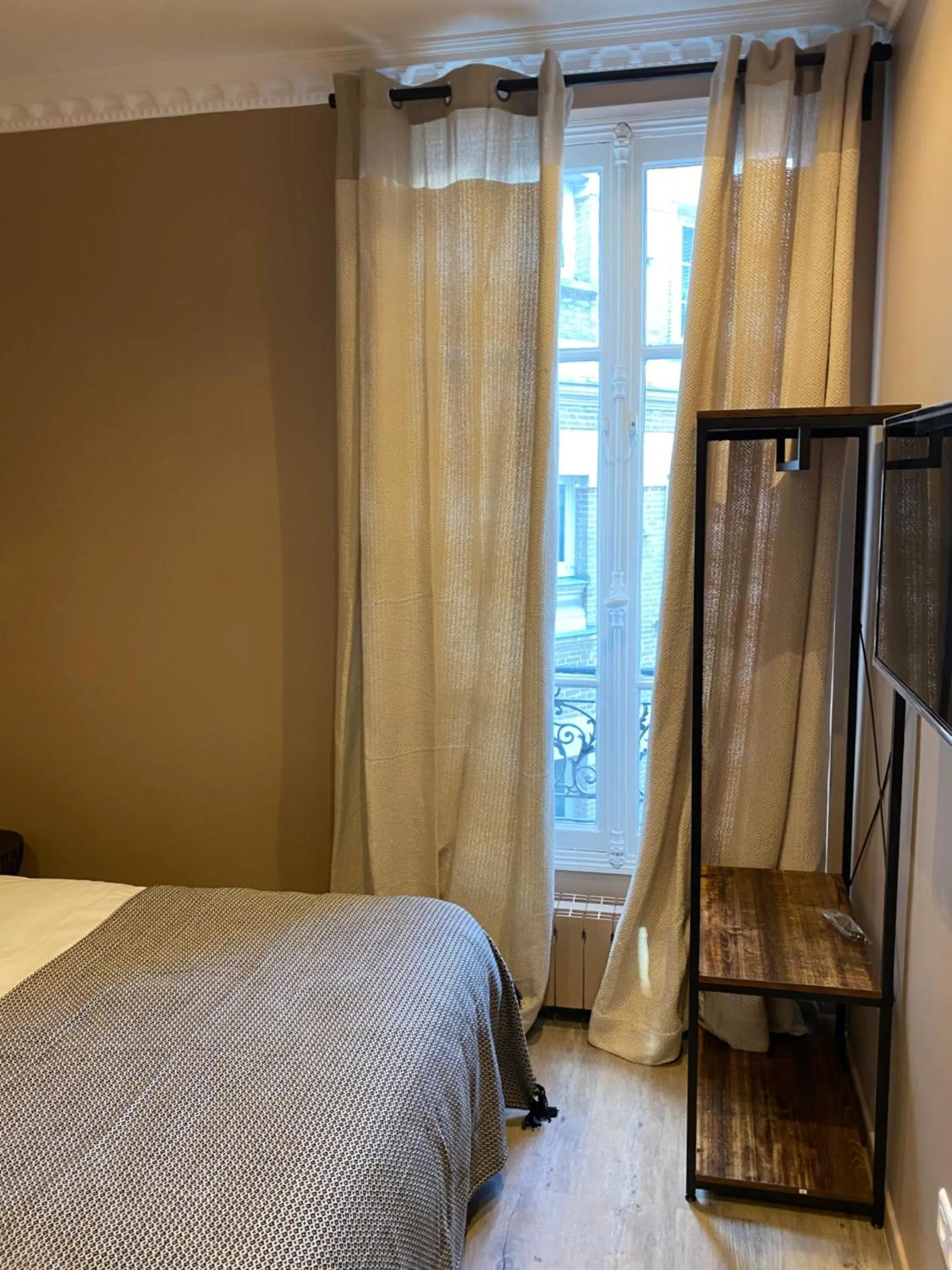 Bed in Le Grand Albert 1er