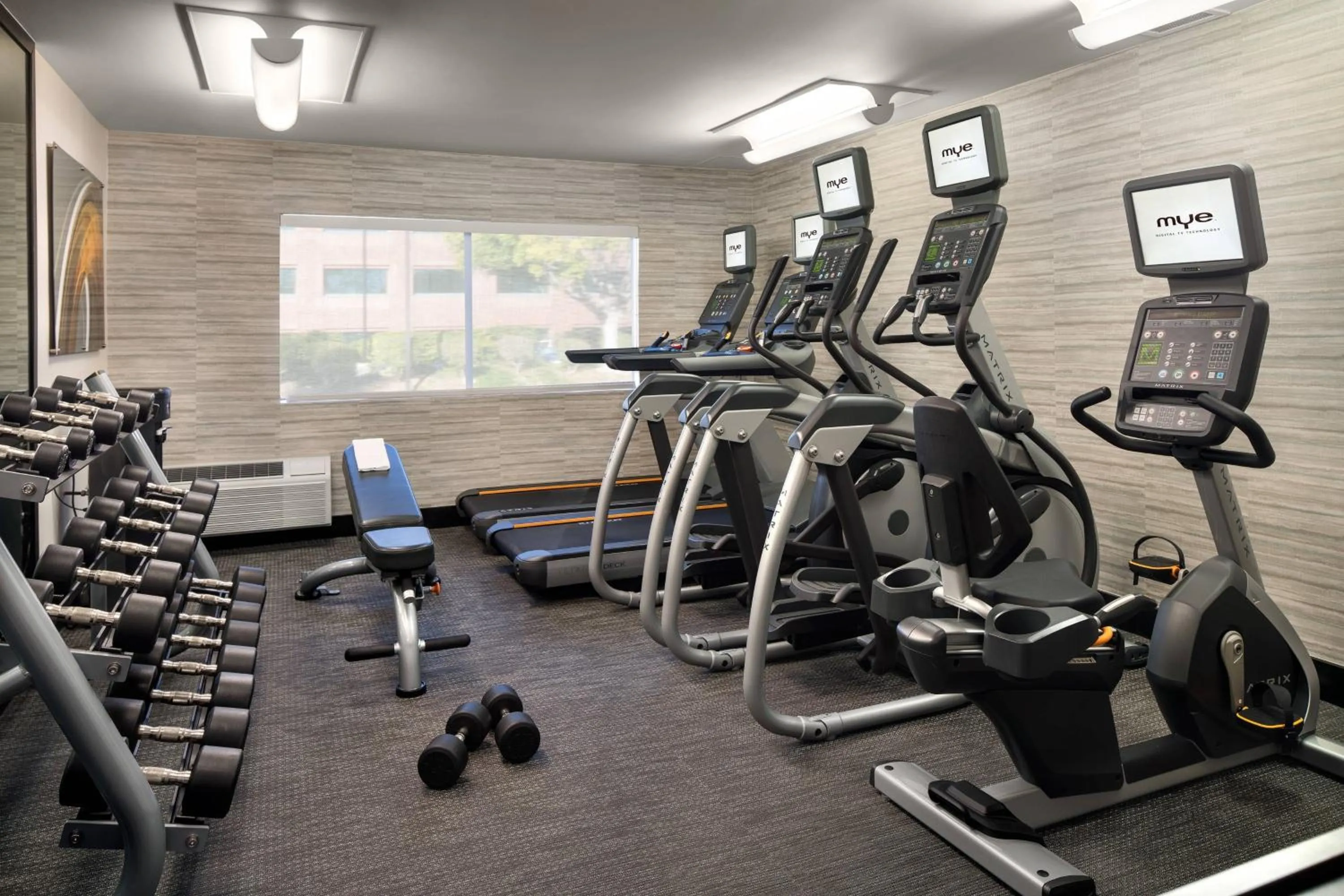 Fitness centre/facilities in Courtyard by Marriott San Diego Sorrento Valley