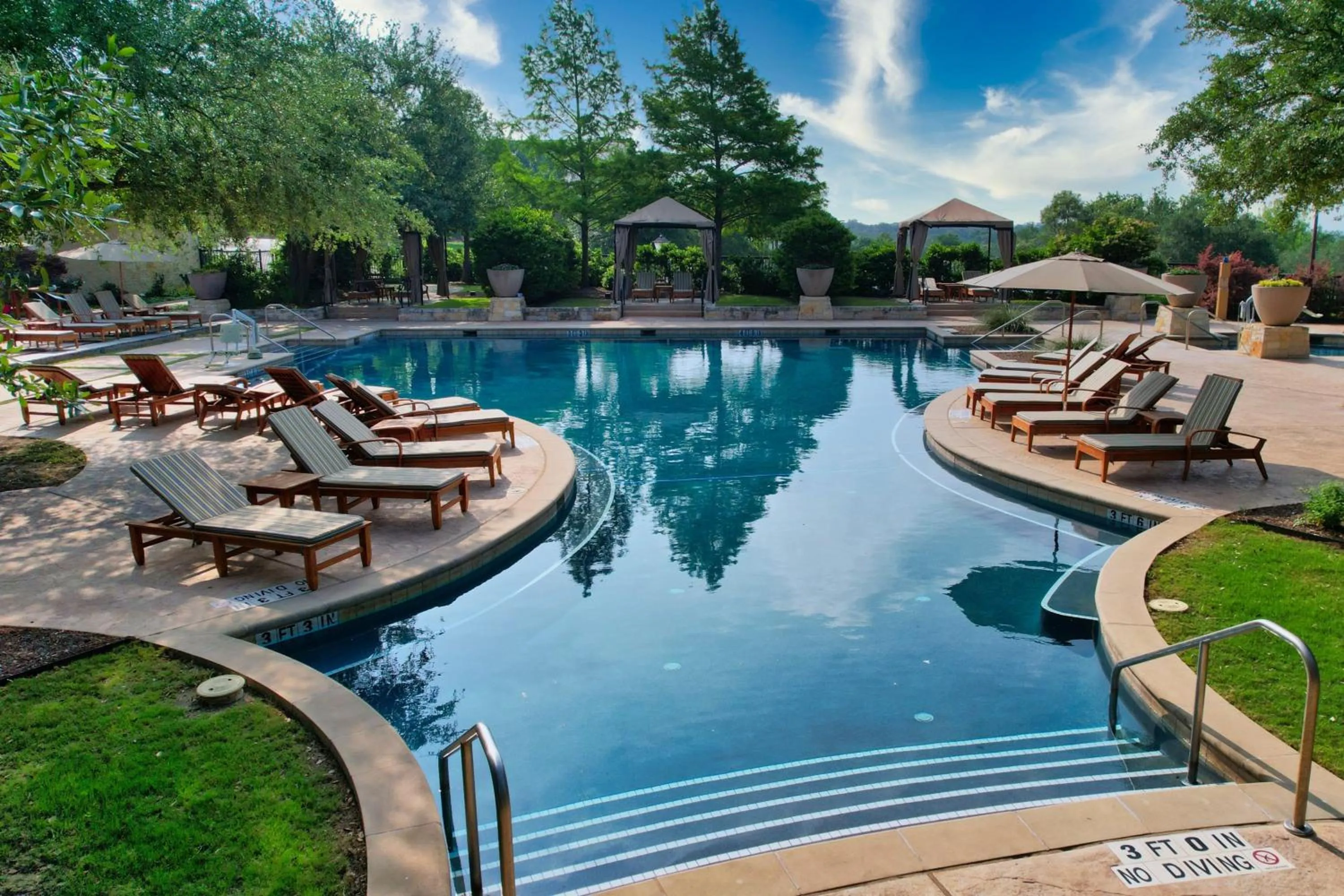 Swimming pool in JW Marriott San Antonio Hill Country Resort & Spa