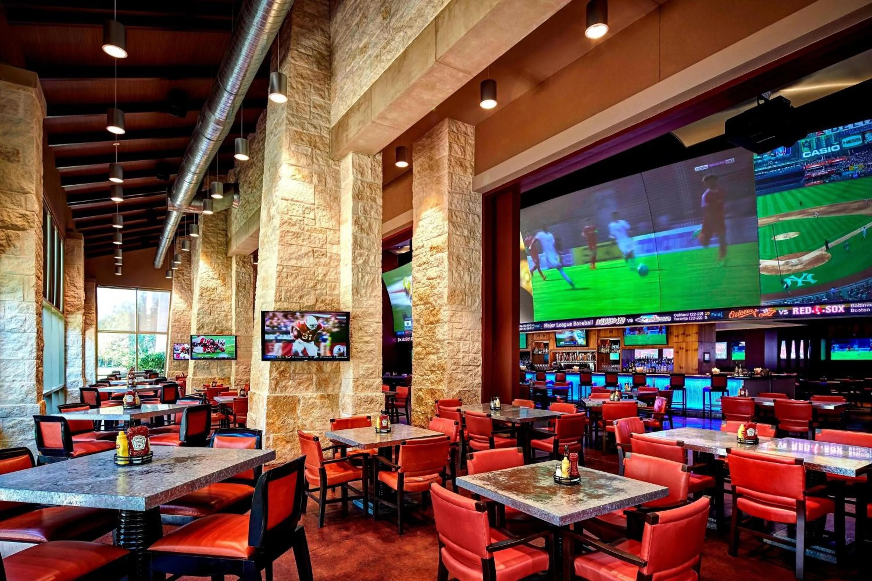 Lounge or bar in JW Marriott San Antonio Hill Country Resort & Spa