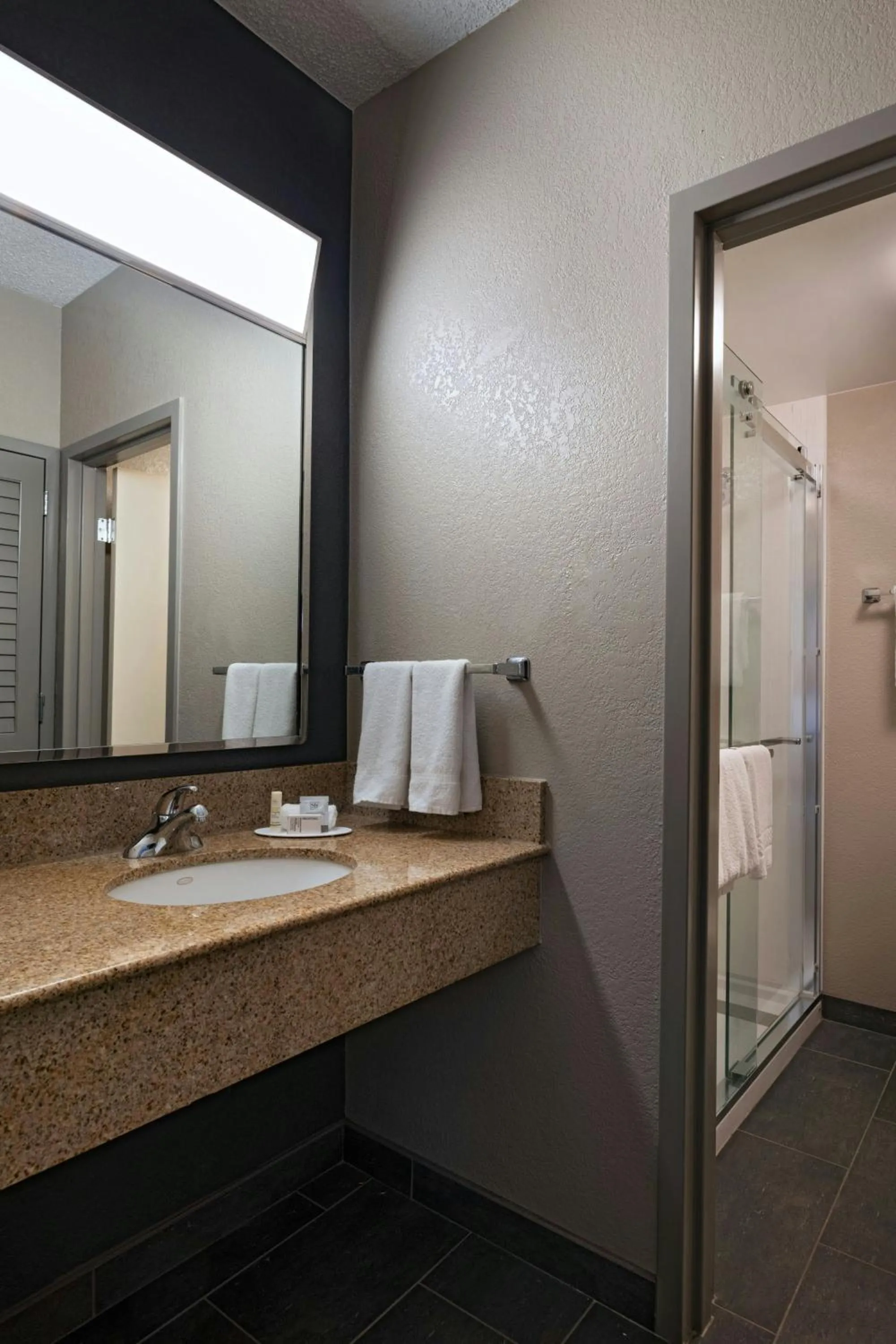 Bathroom in Courtyard by Marriott San Antonio Medical Center