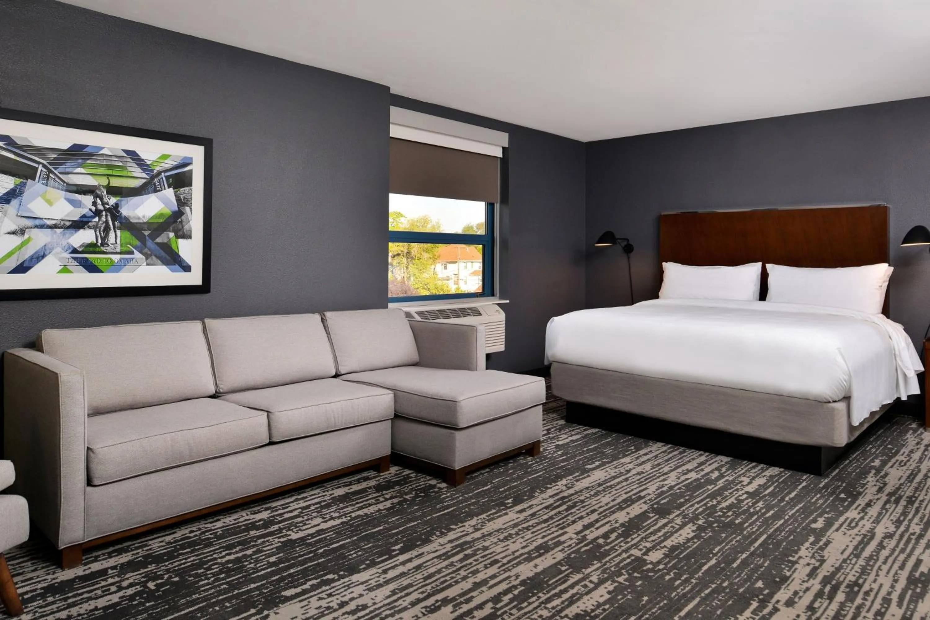 Photo of the whole room in Four Points by Sheraton Omaha Midtown