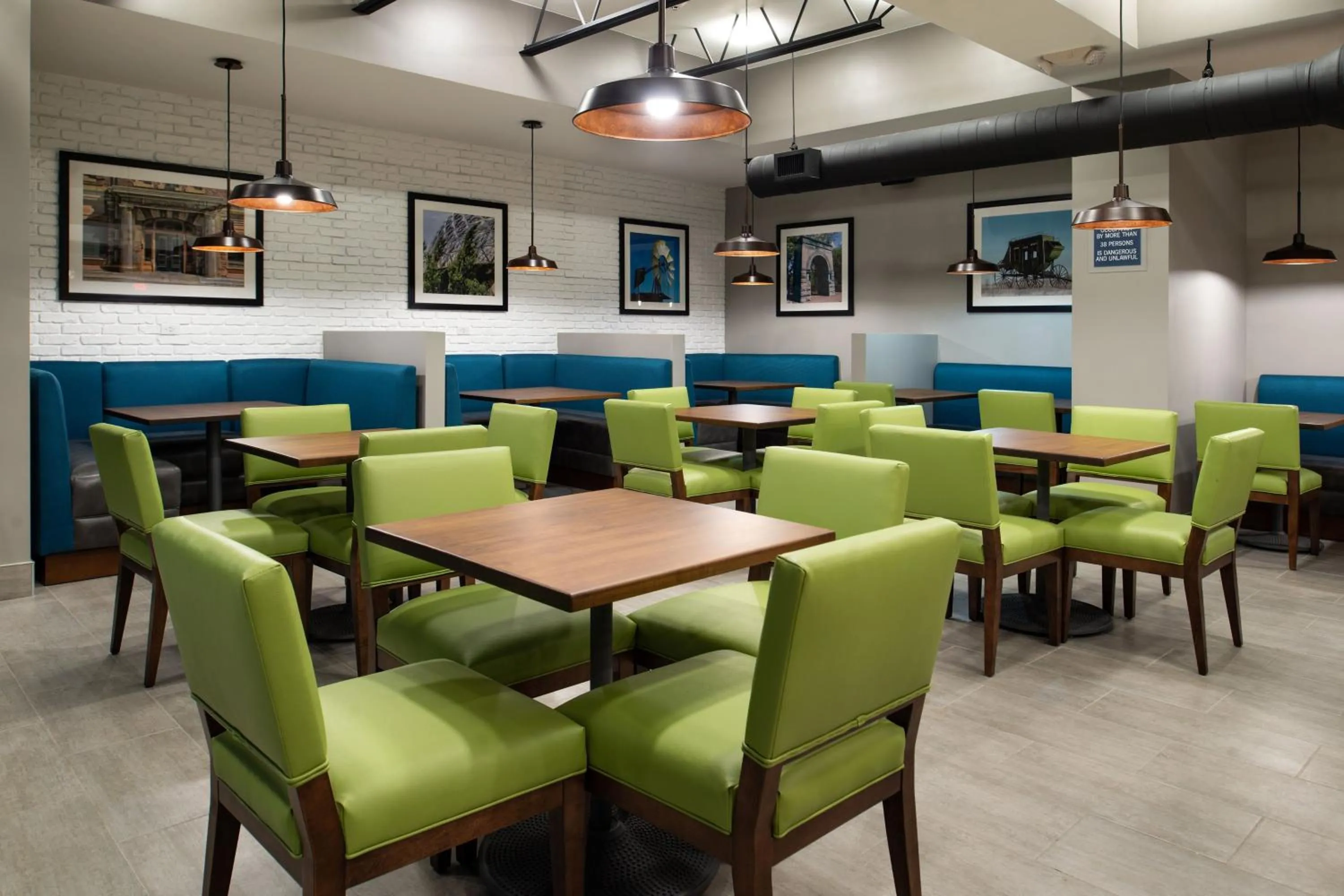 Restaurant/places to eat in Four Points by Sheraton Omaha Midtown