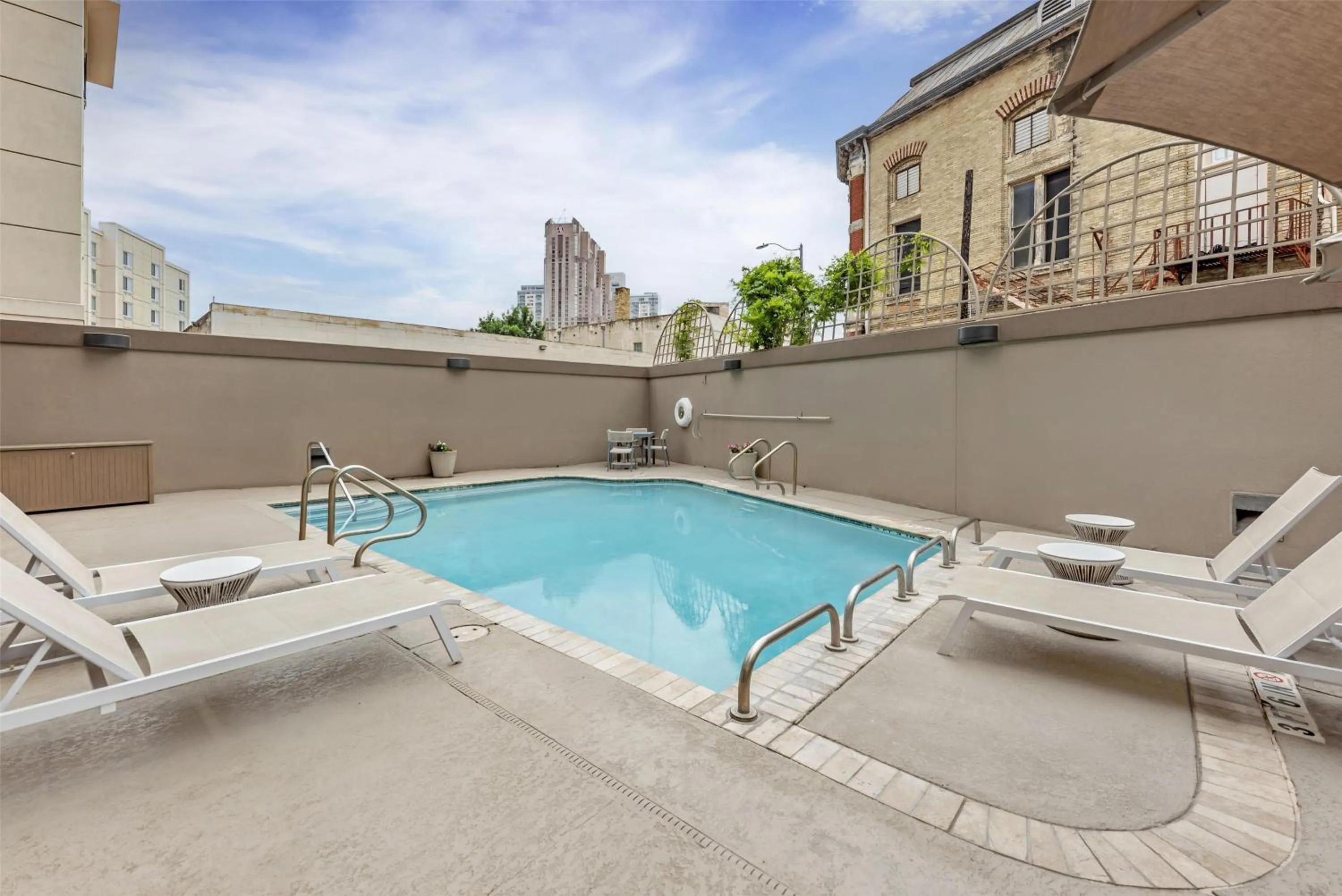 Pool view in Sonesta ES Suites San Antonio Downtown Alamo Plaza - Newly Renovated