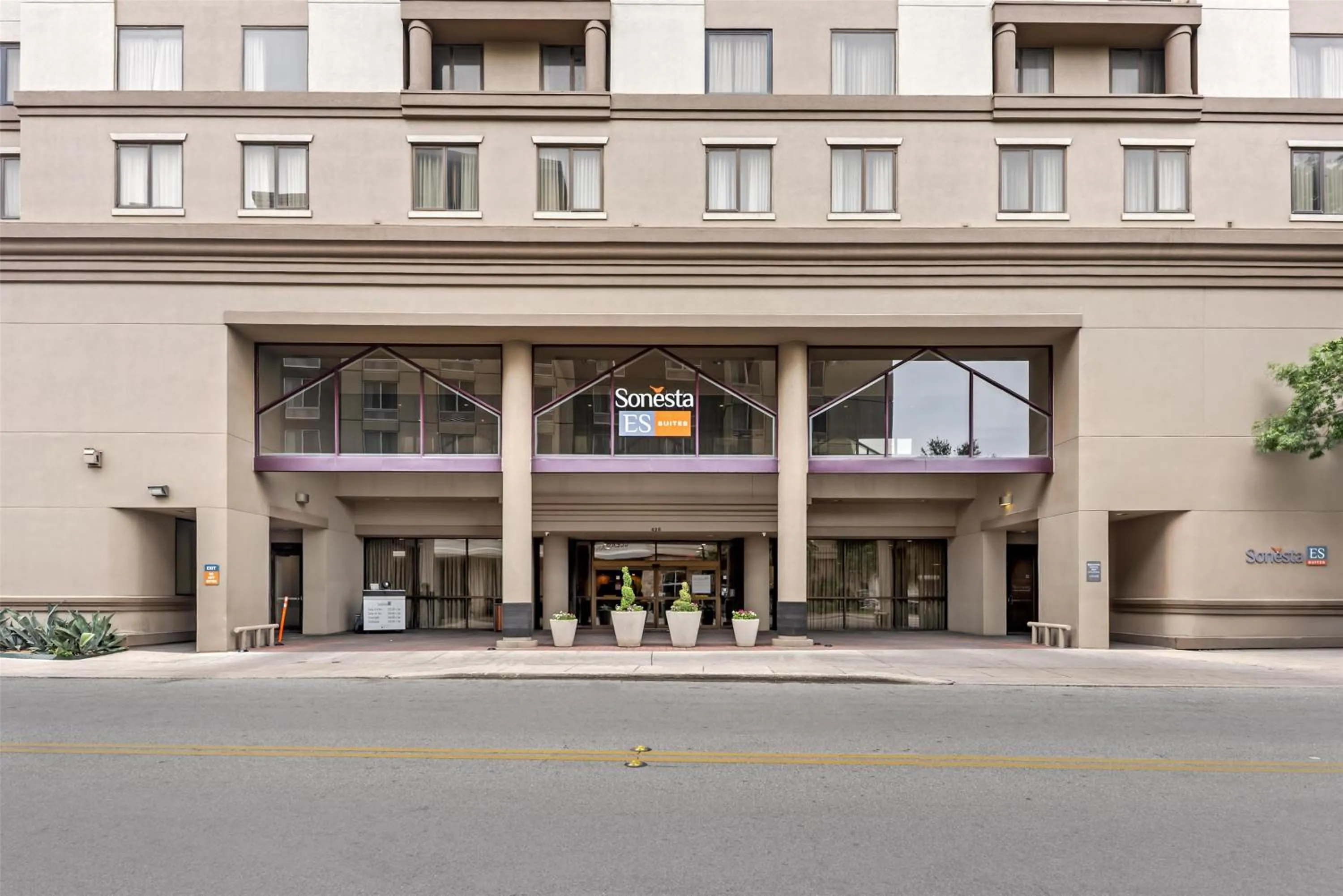 Property building in Sonesta ES Suites San Antonio Downtown Alamo Plaza - Newly Renovated