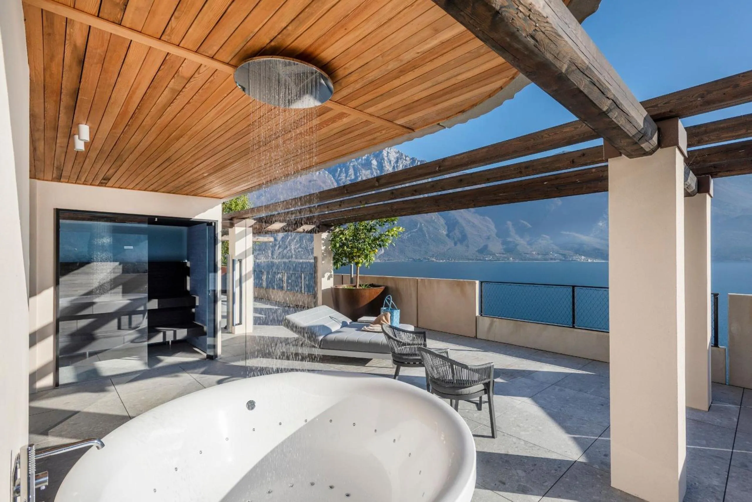 Hot Tub in EALA My Lakeside Dream - Adults Only