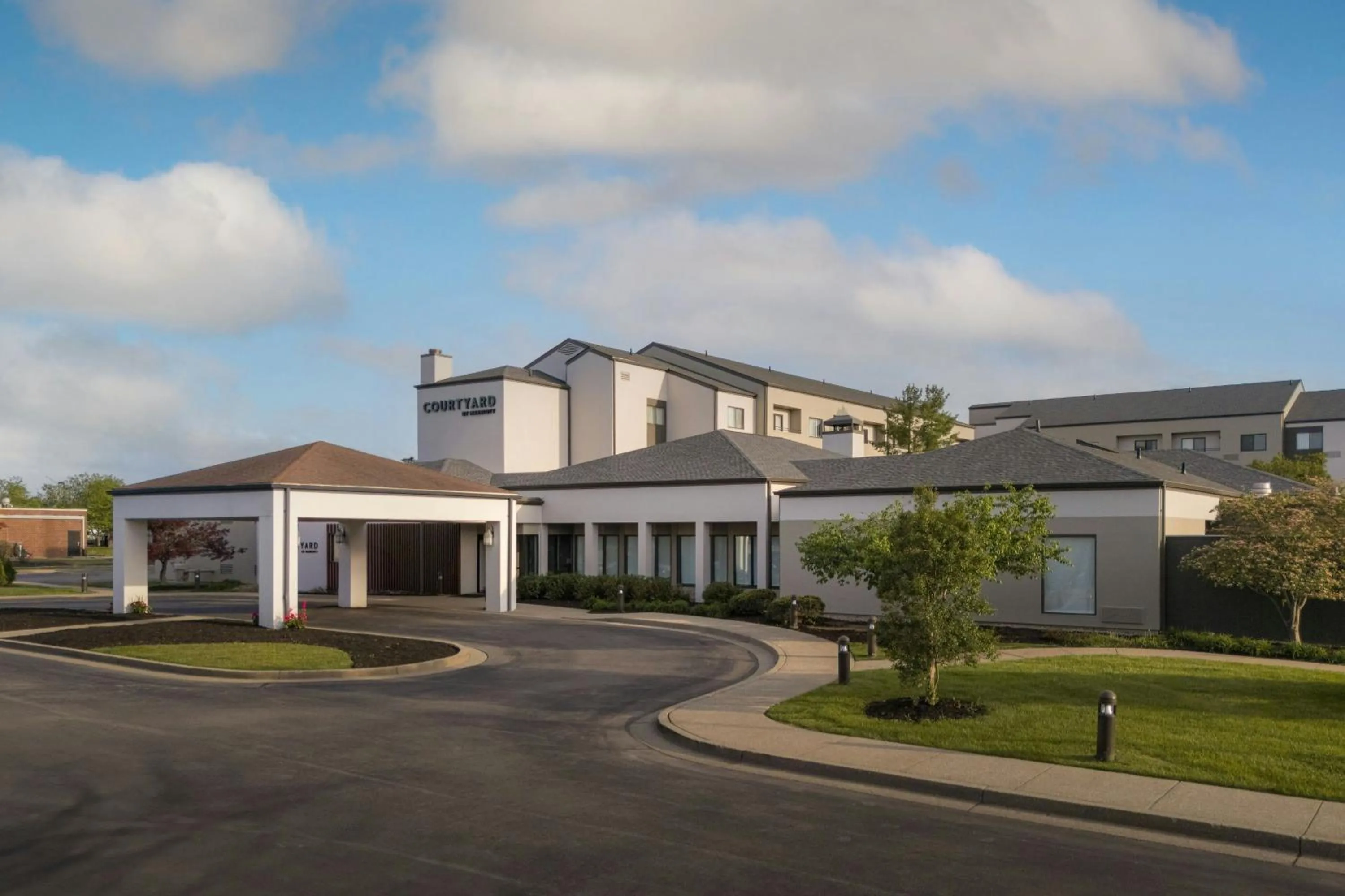 Property building in Courtyard by Marriott Louisville East