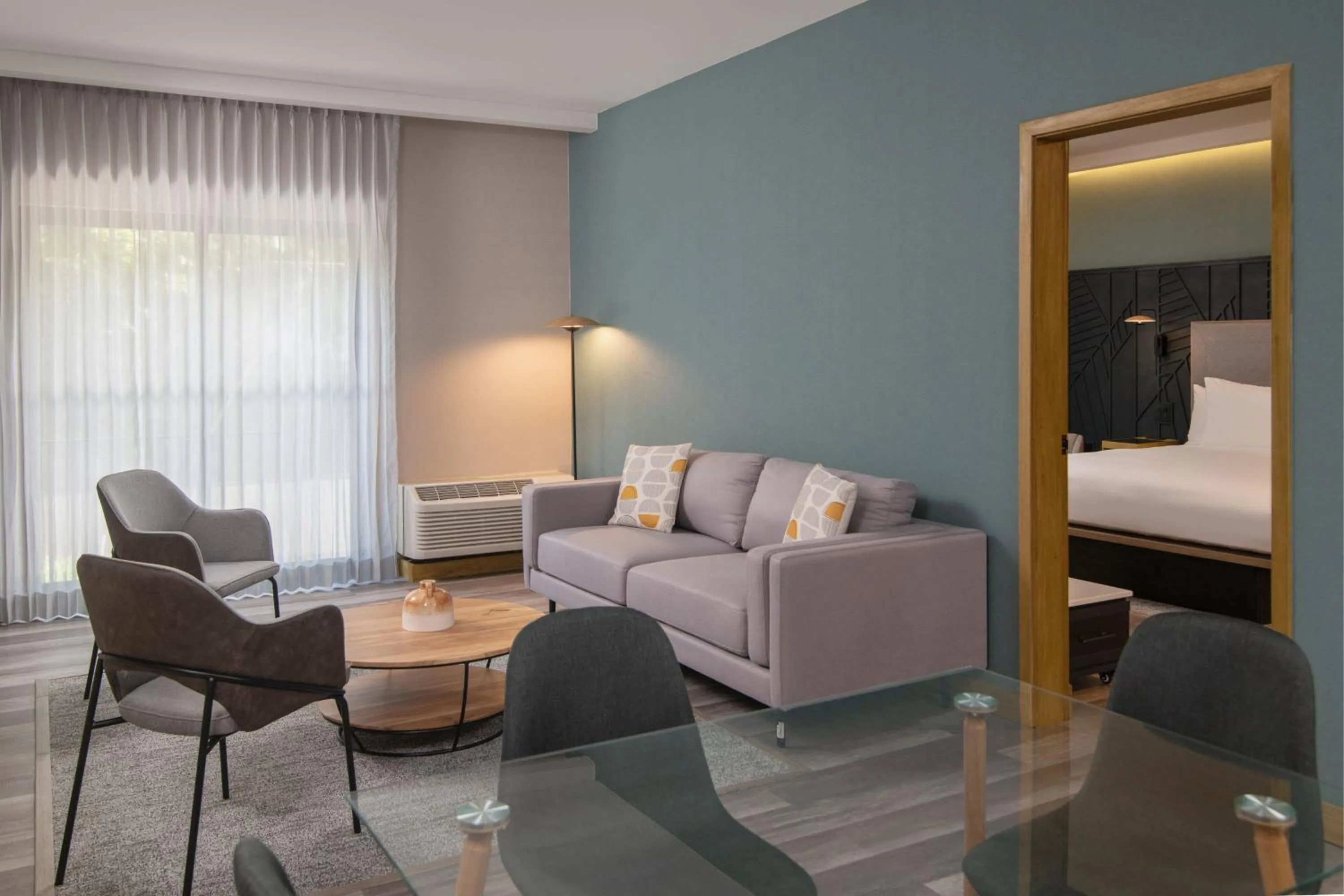 Living room in Courtyard by Marriott Santo Domingo