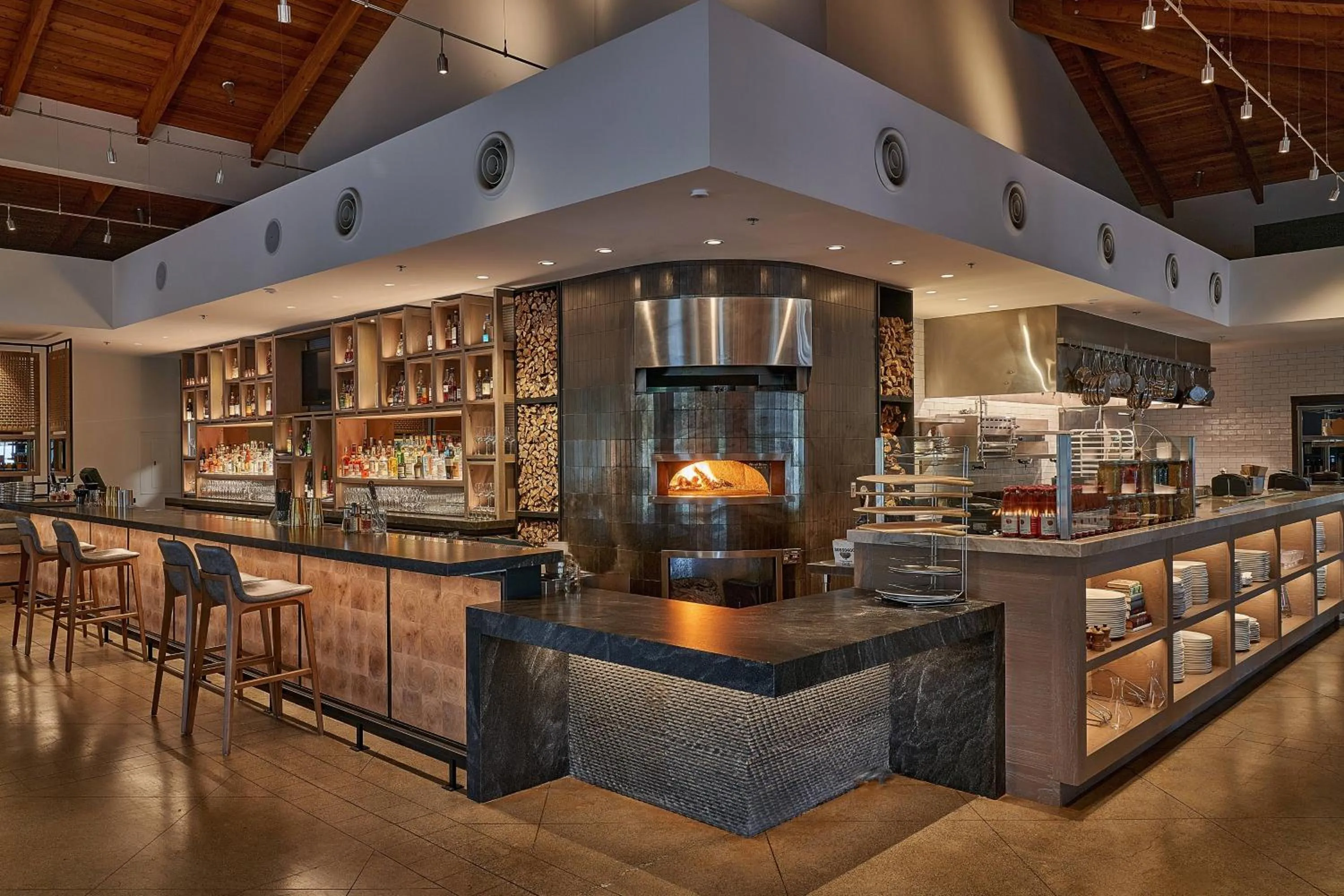 Lounge or bar in The Lodge at Sonoma Resort, Autograph Collection
