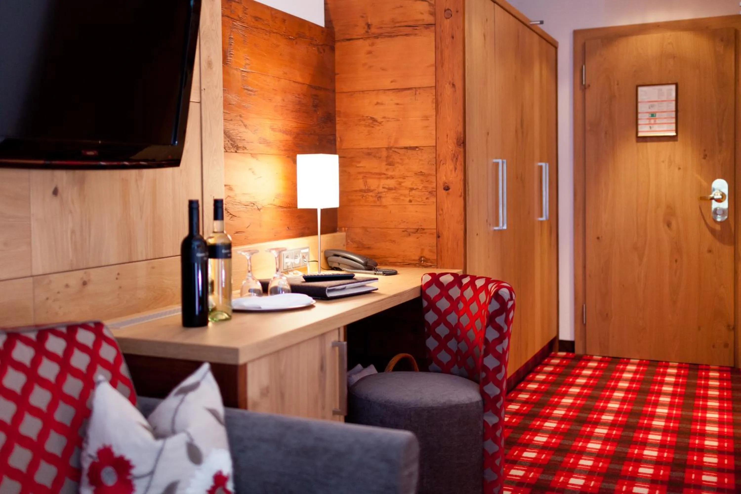 Photo of the whole room in Hotel Solaria Ischgl - 4 superior