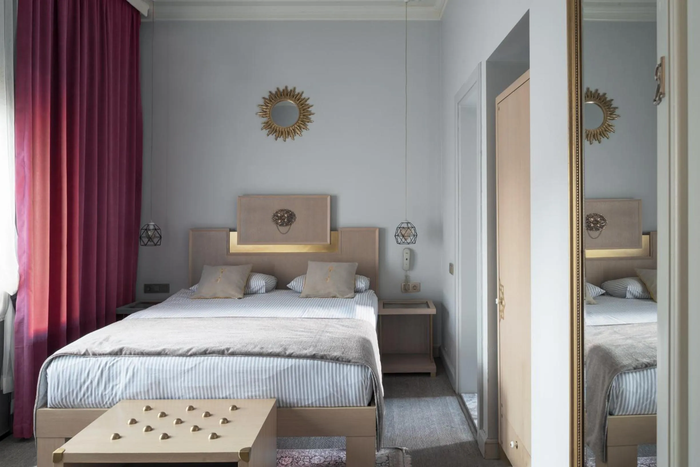 Bed in Delight Deluxe Hotel