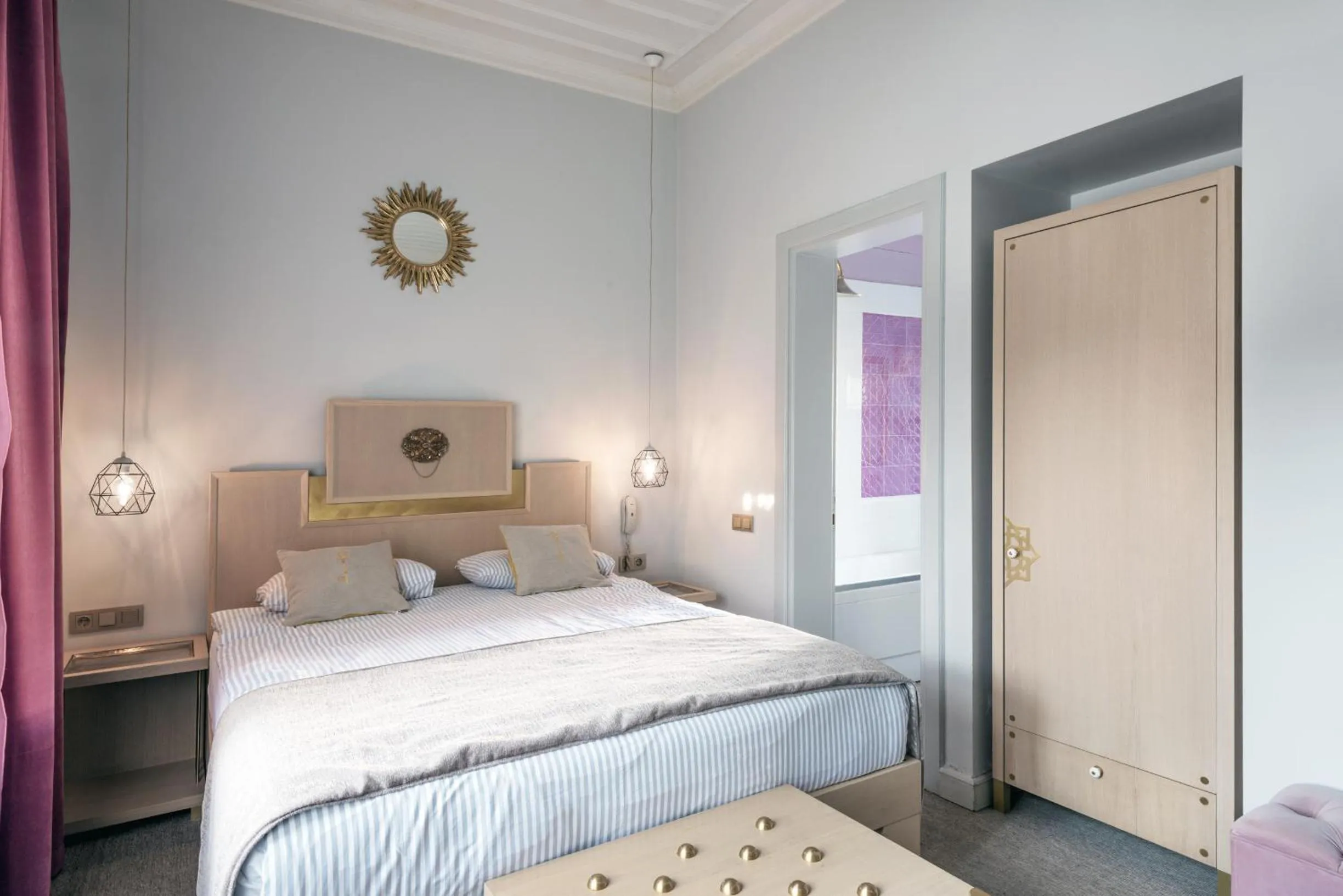 Bed in Delight Deluxe Hotel