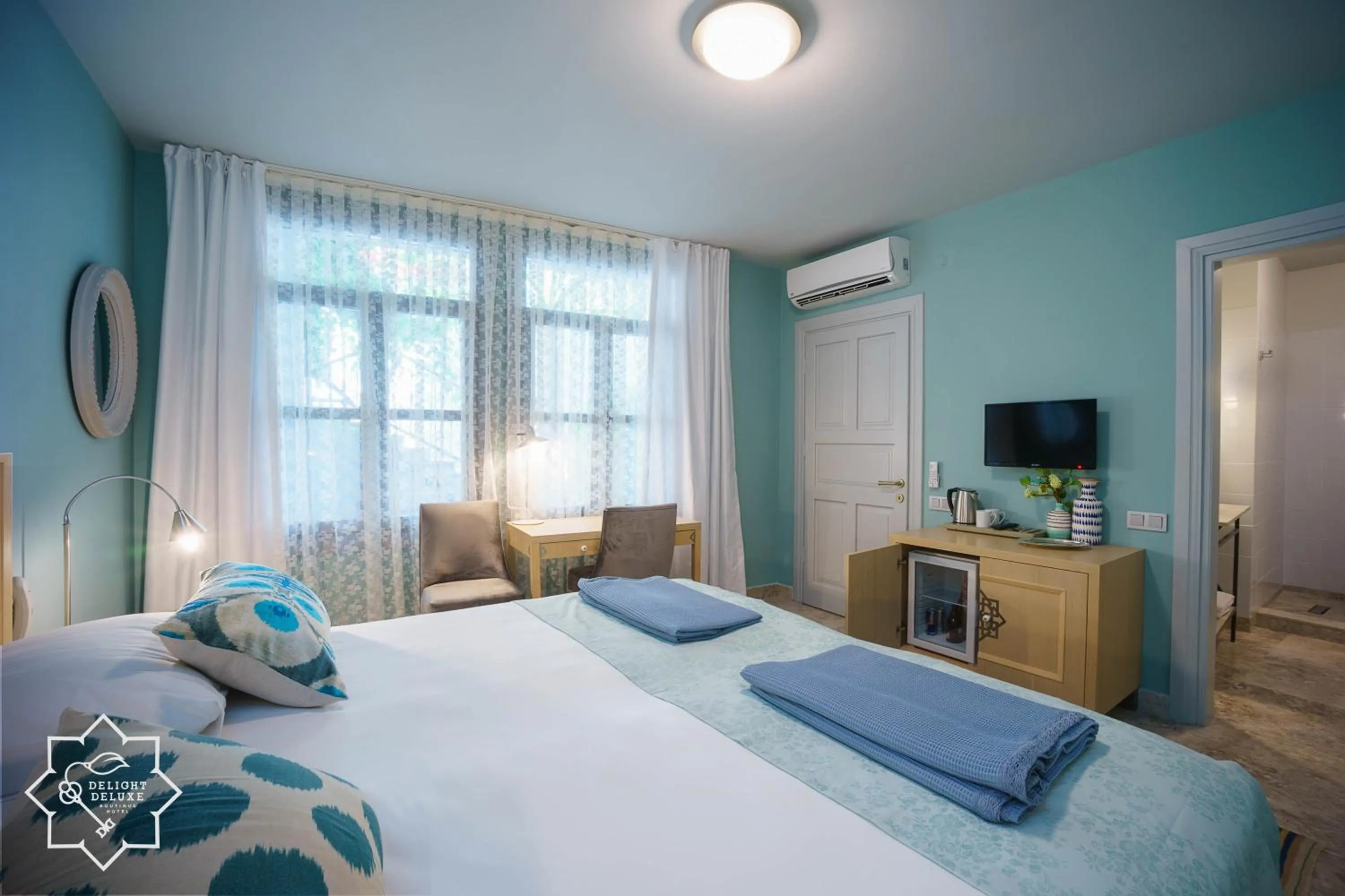 Photo of the whole room, Bed in Delight Deluxe Hotel