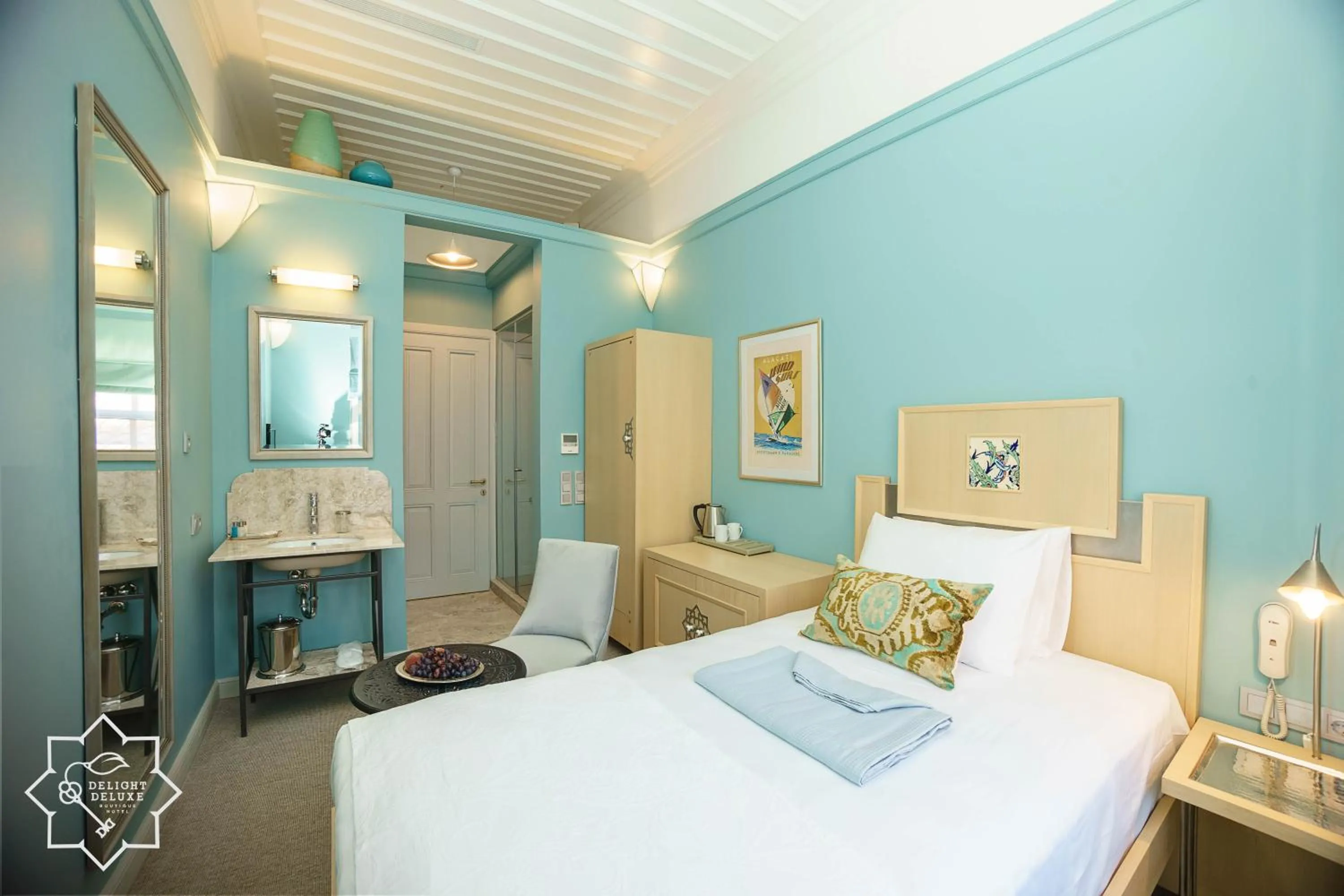 Photo of the whole room, Bed in Delight Deluxe Hotel