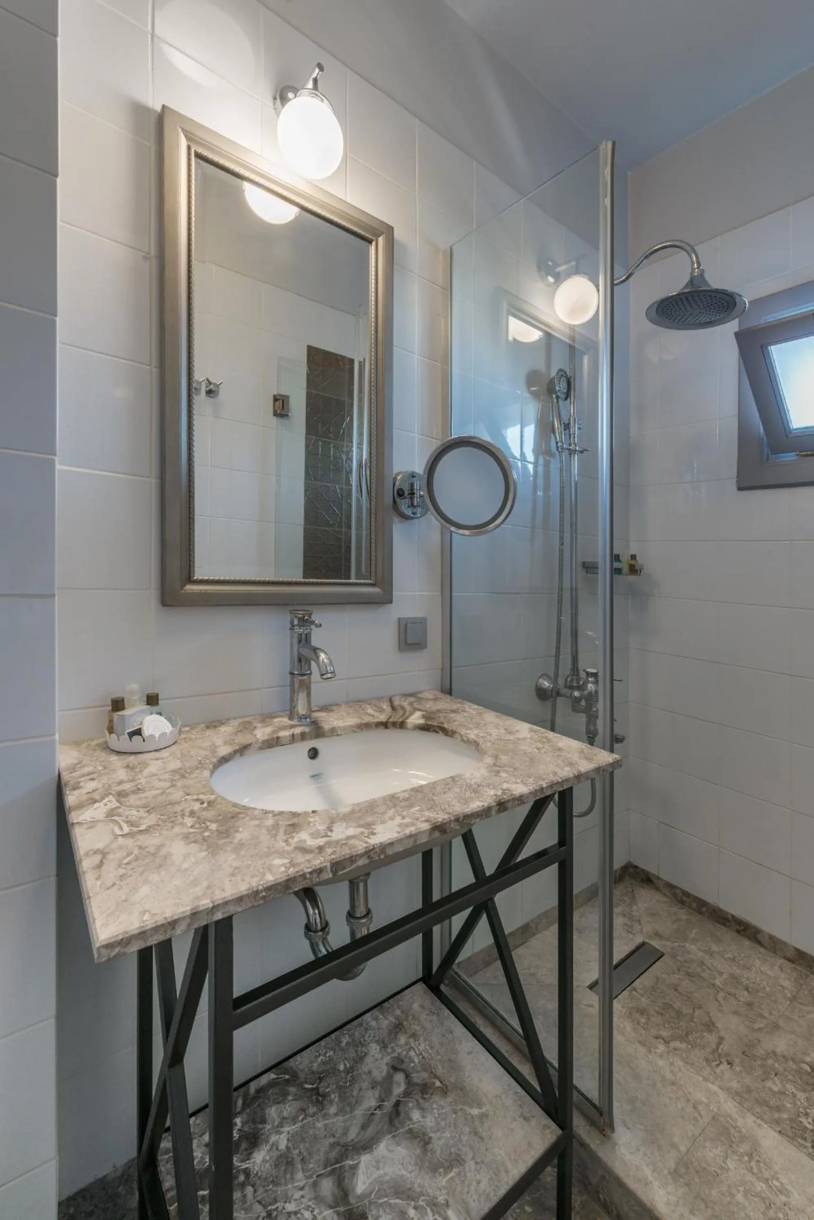 Delight Deluxe Hotel