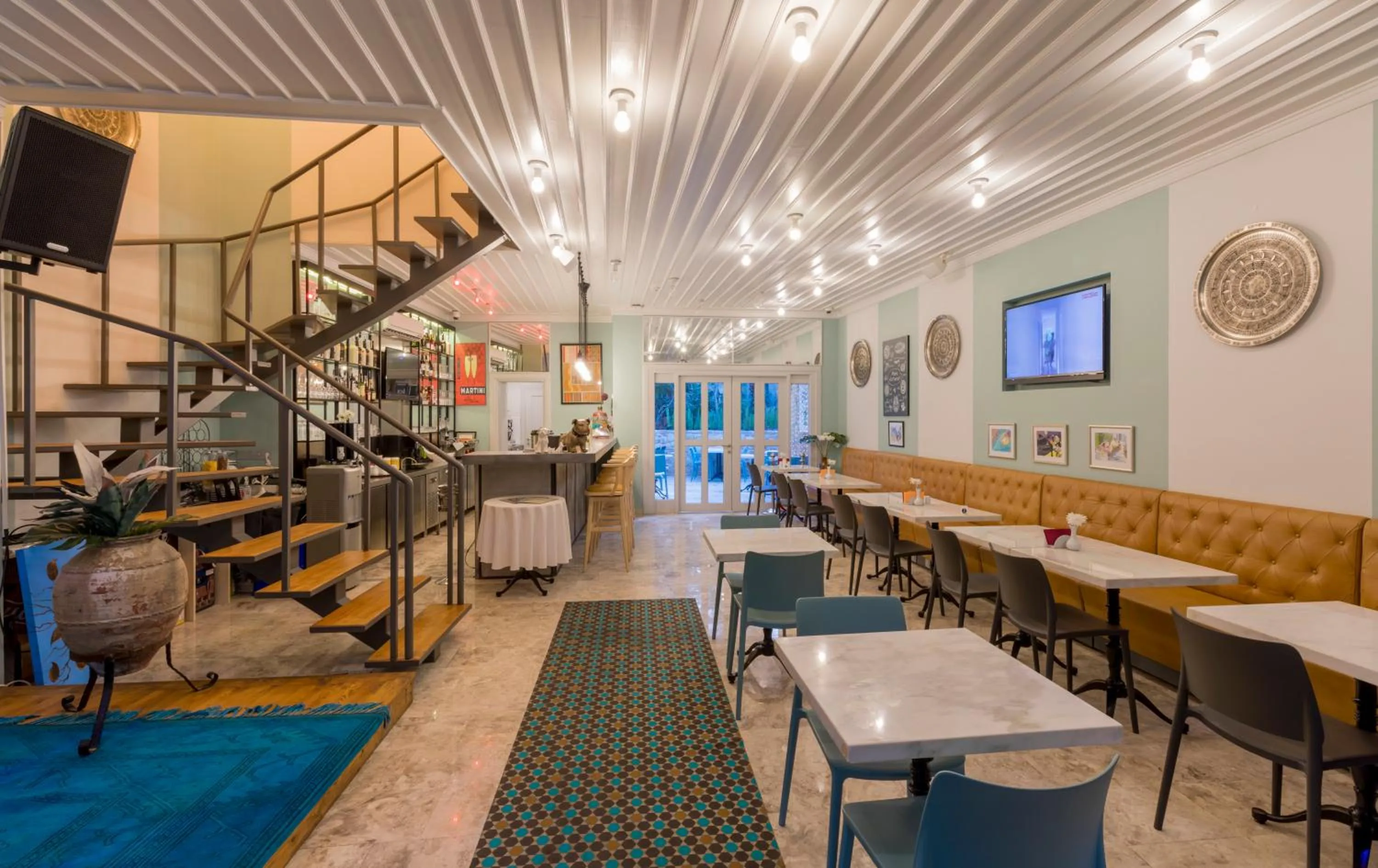 Restaurant/places to eat in Delight Deluxe Hotel