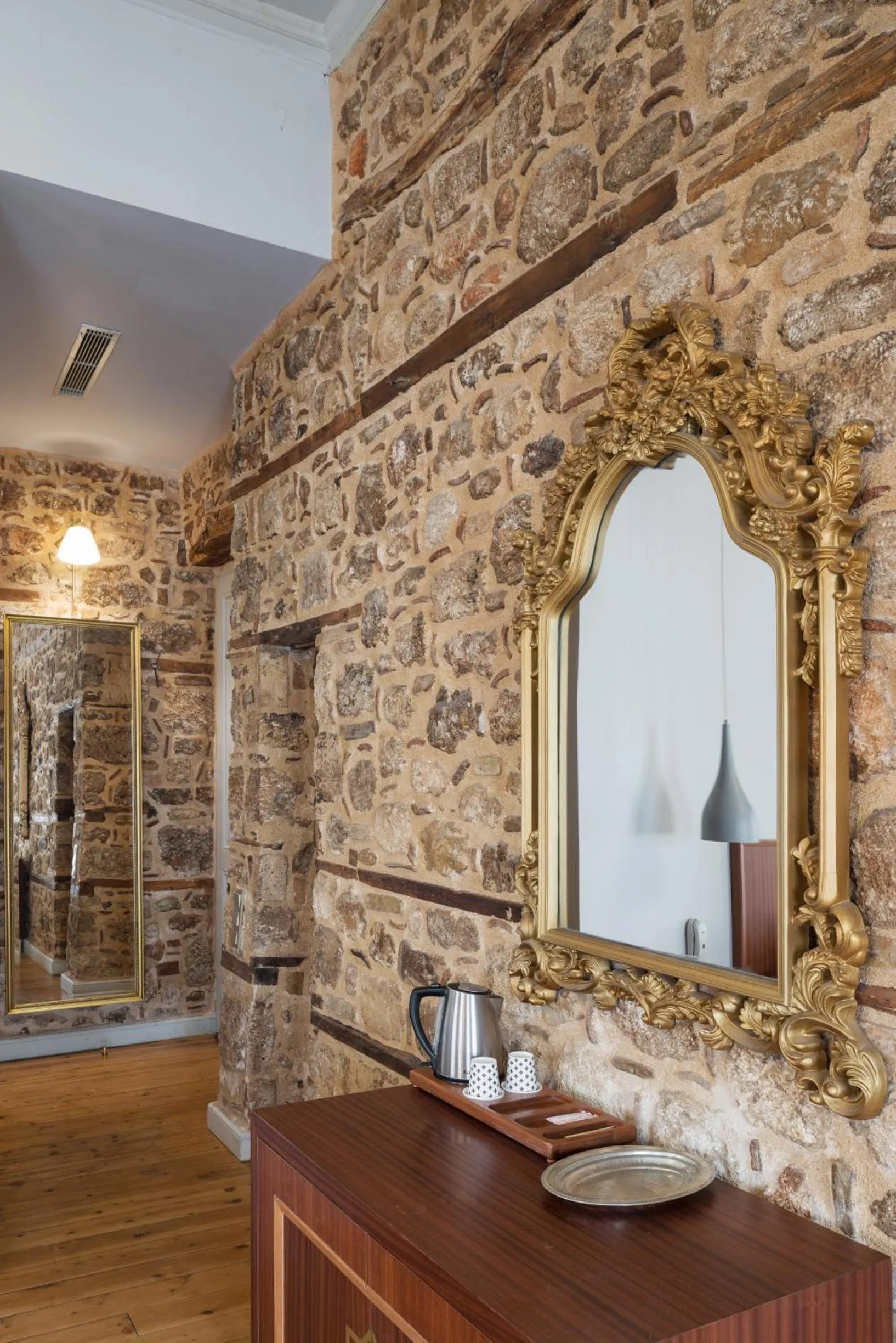 Delight Deluxe Hotel