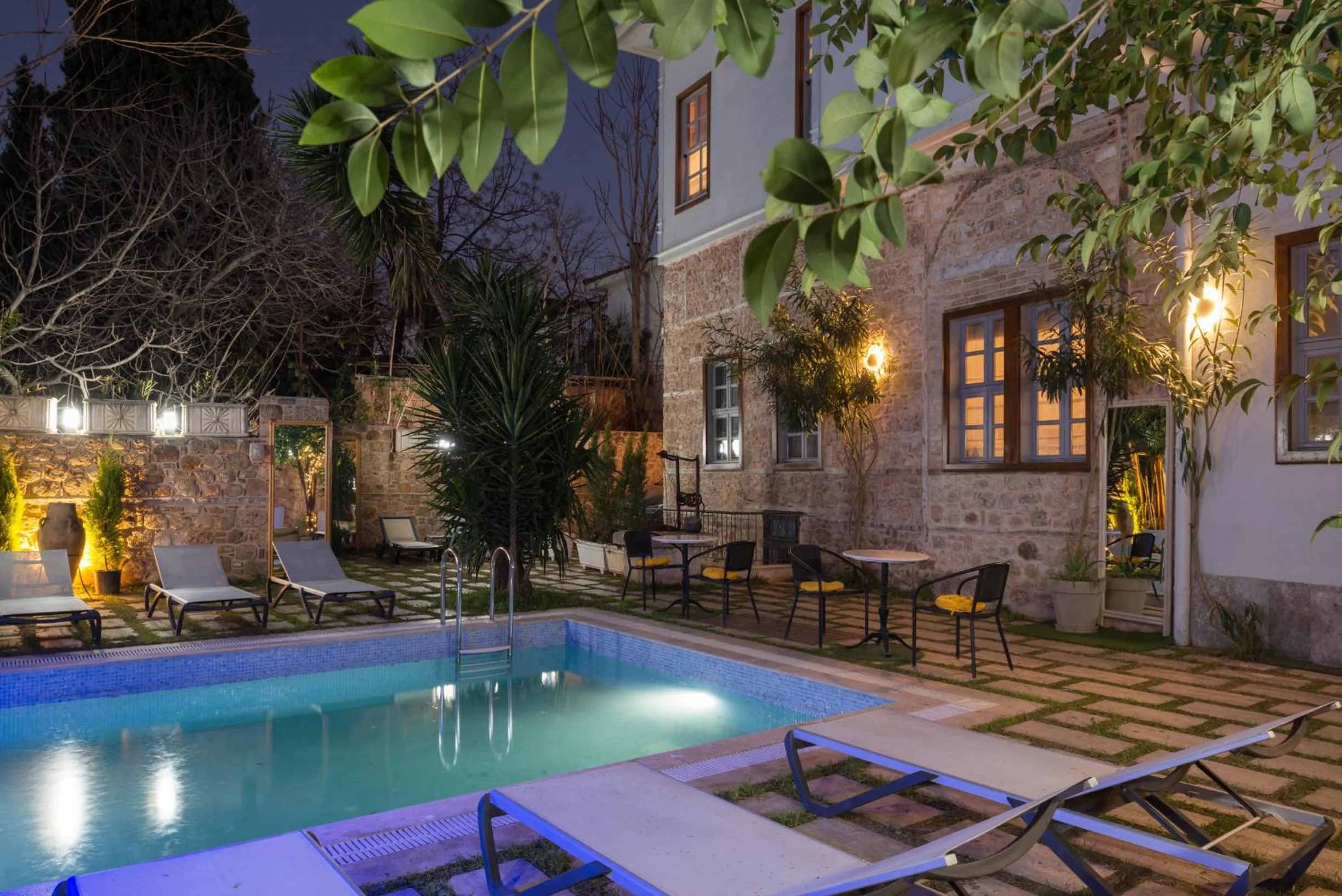 Swimming pool in Delight Deluxe Hotel