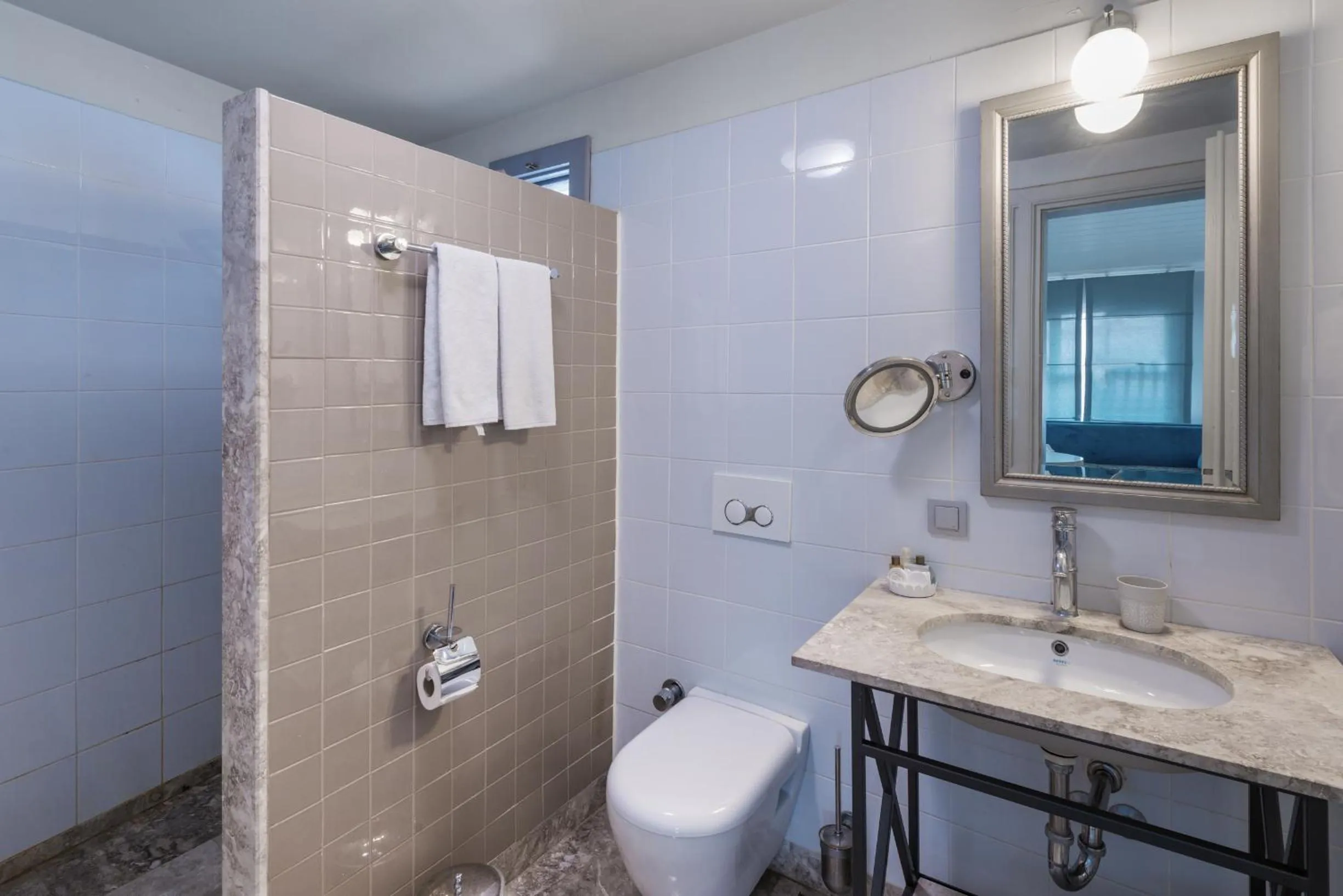 Delight Deluxe Hotel