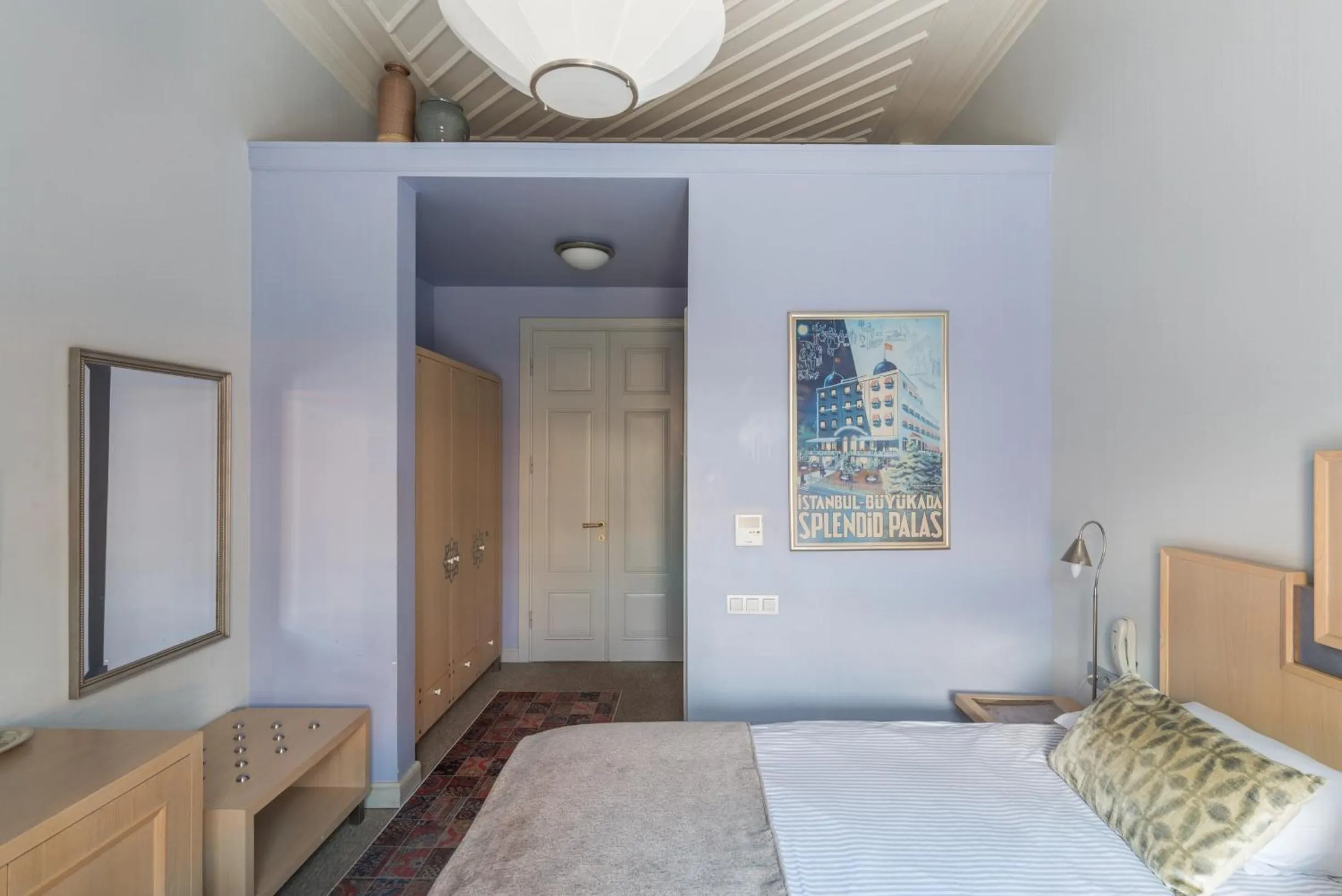 Bed in Delight Deluxe Hotel