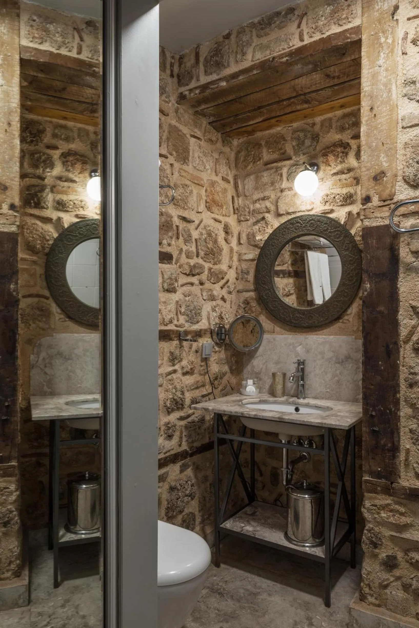 Delight Deluxe Hotel