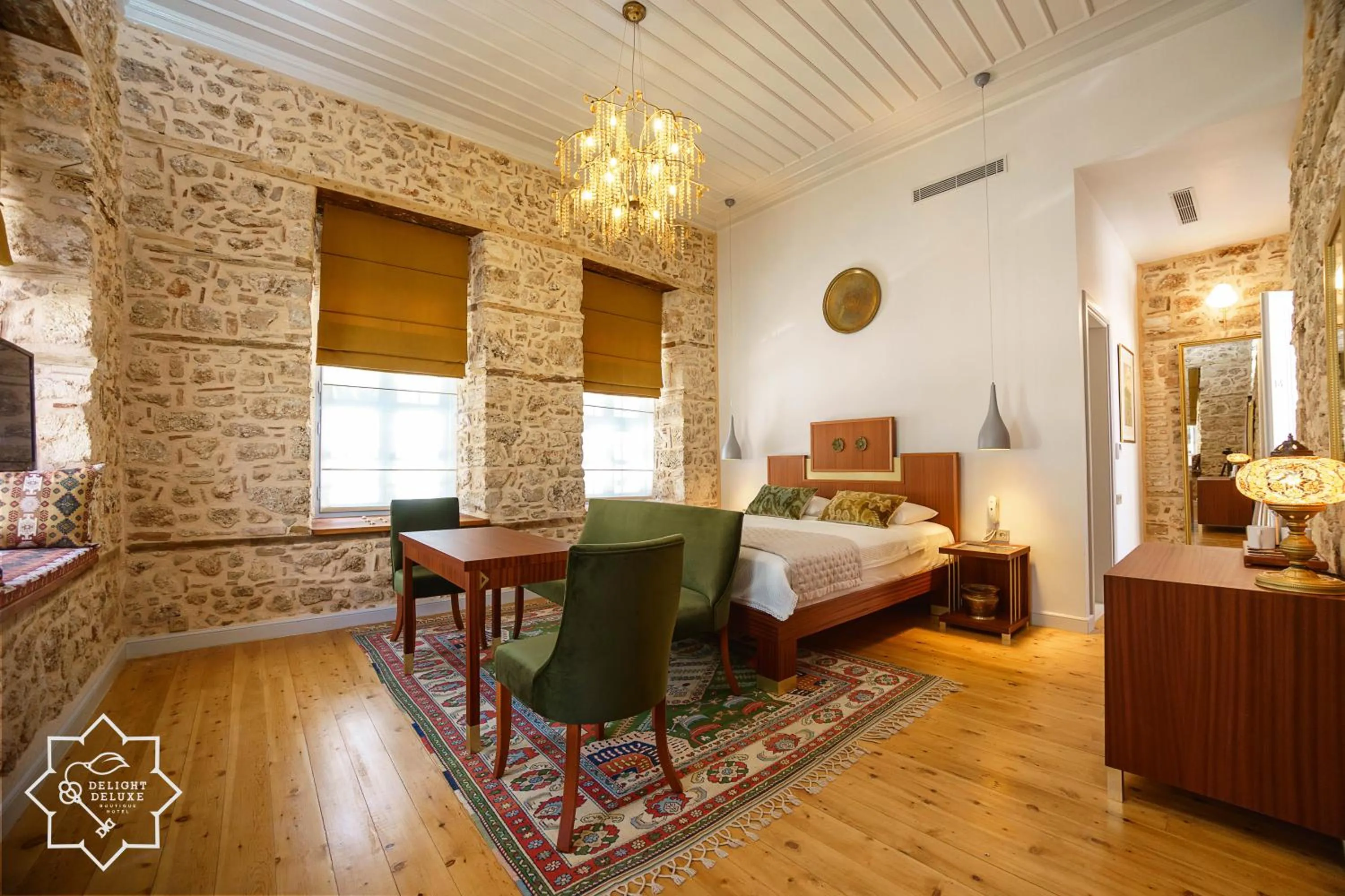 Photo of the whole room, Bed in Delight Deluxe Hotel