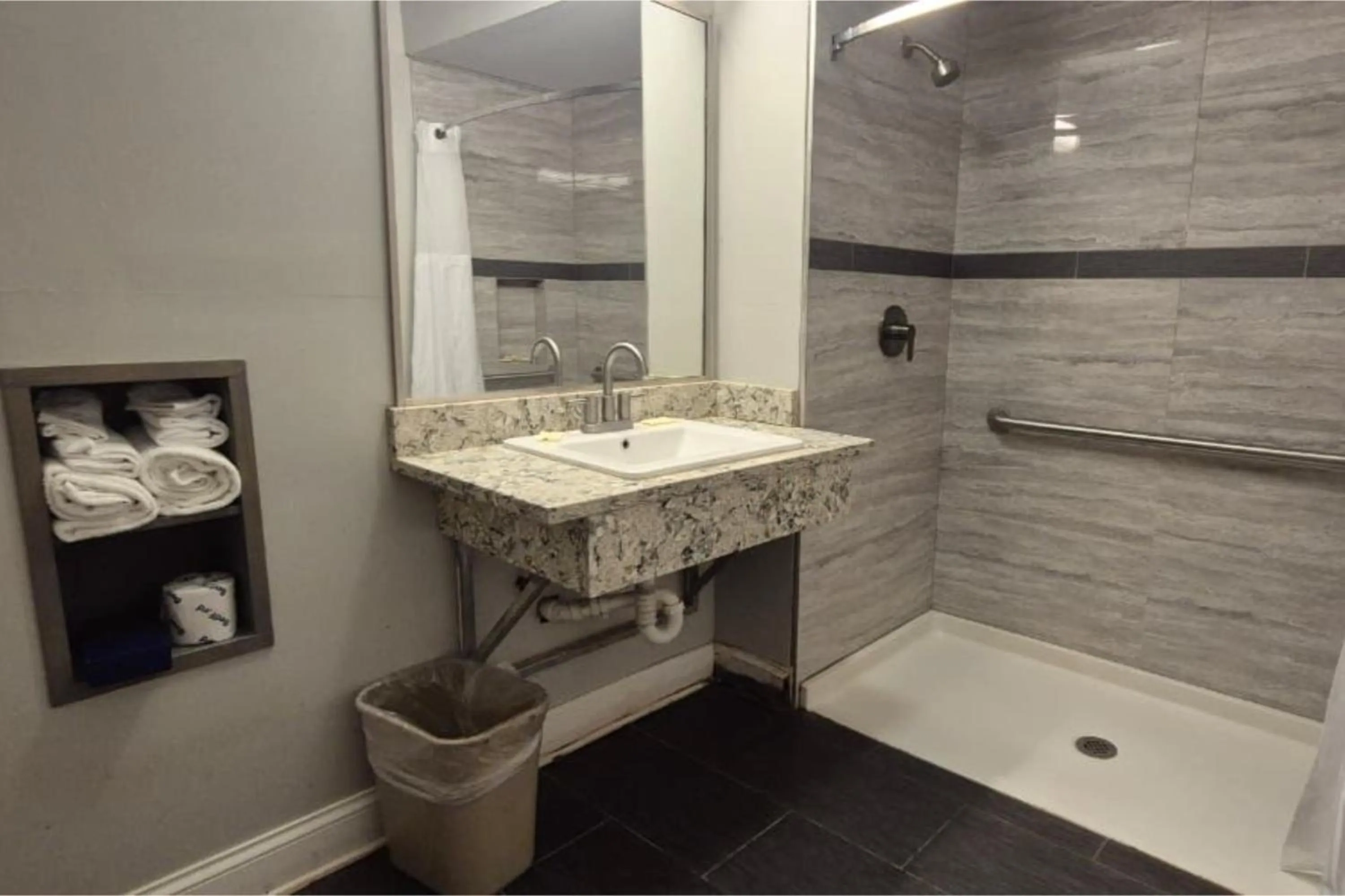 Bathroom in Economy Inn Merrillville By Townhouse I 65