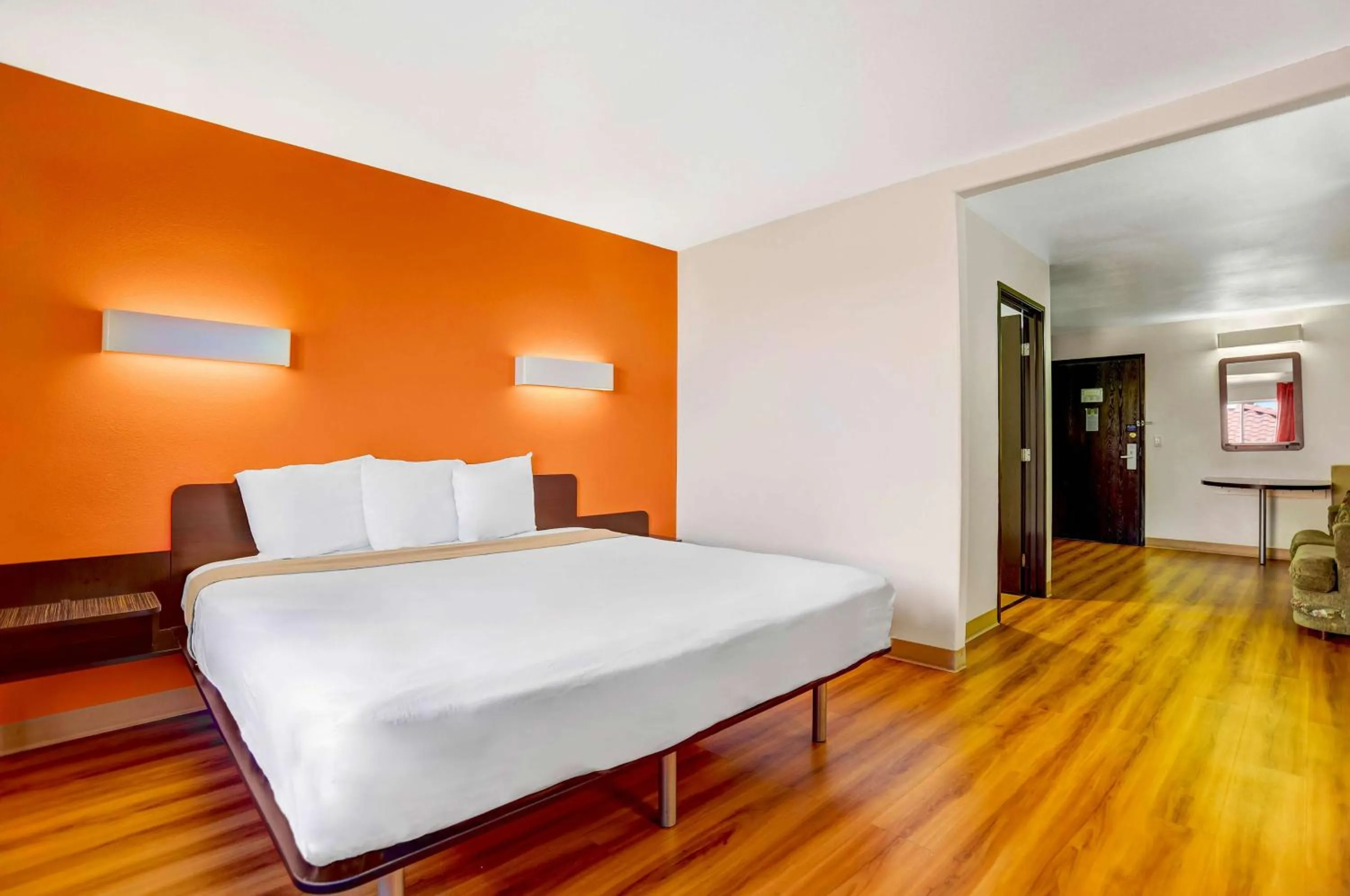 Photo of the whole room, Bed in Motel 6-Apache Junction, AZ