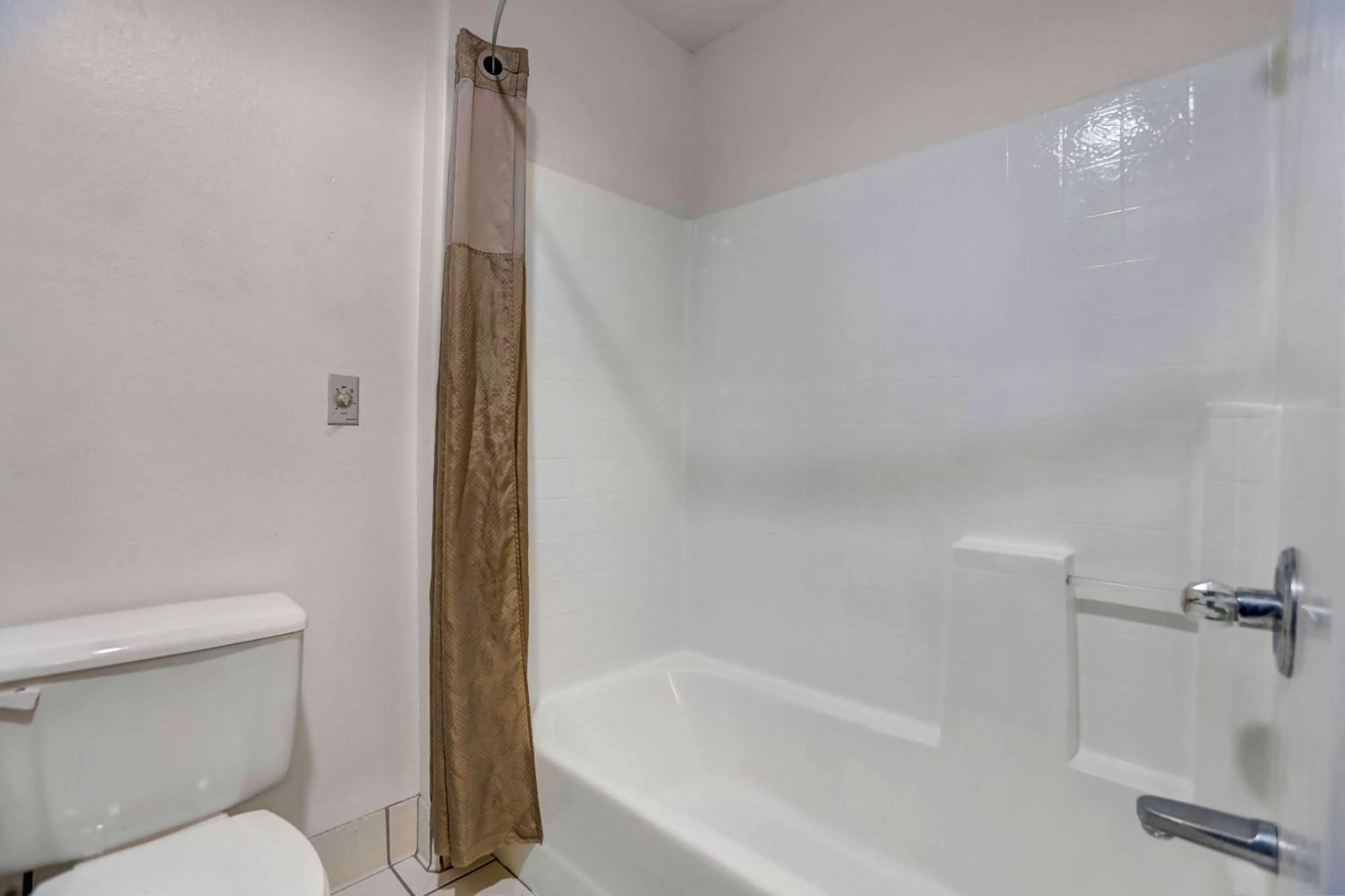 Photo of the whole room in Motel 6-Apache Junction, AZ