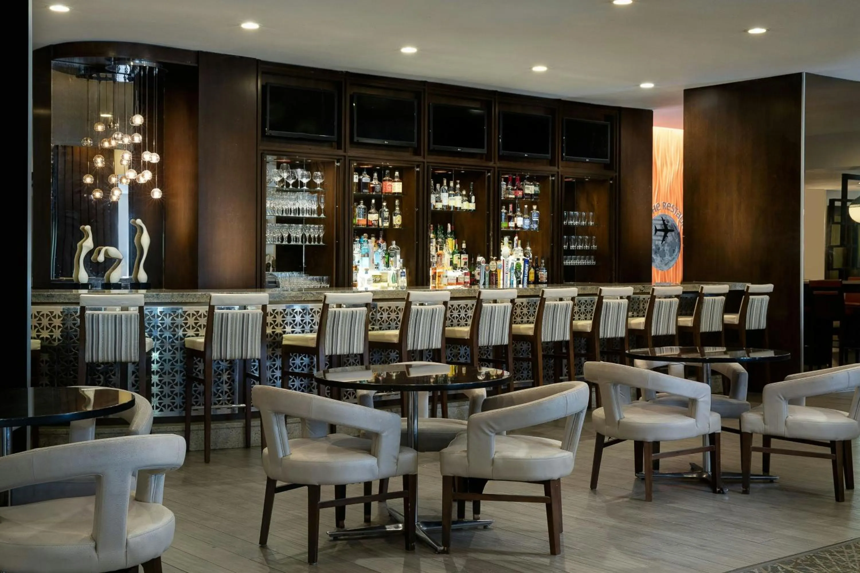 Lounge or bar in Marriott St. Louis Airport