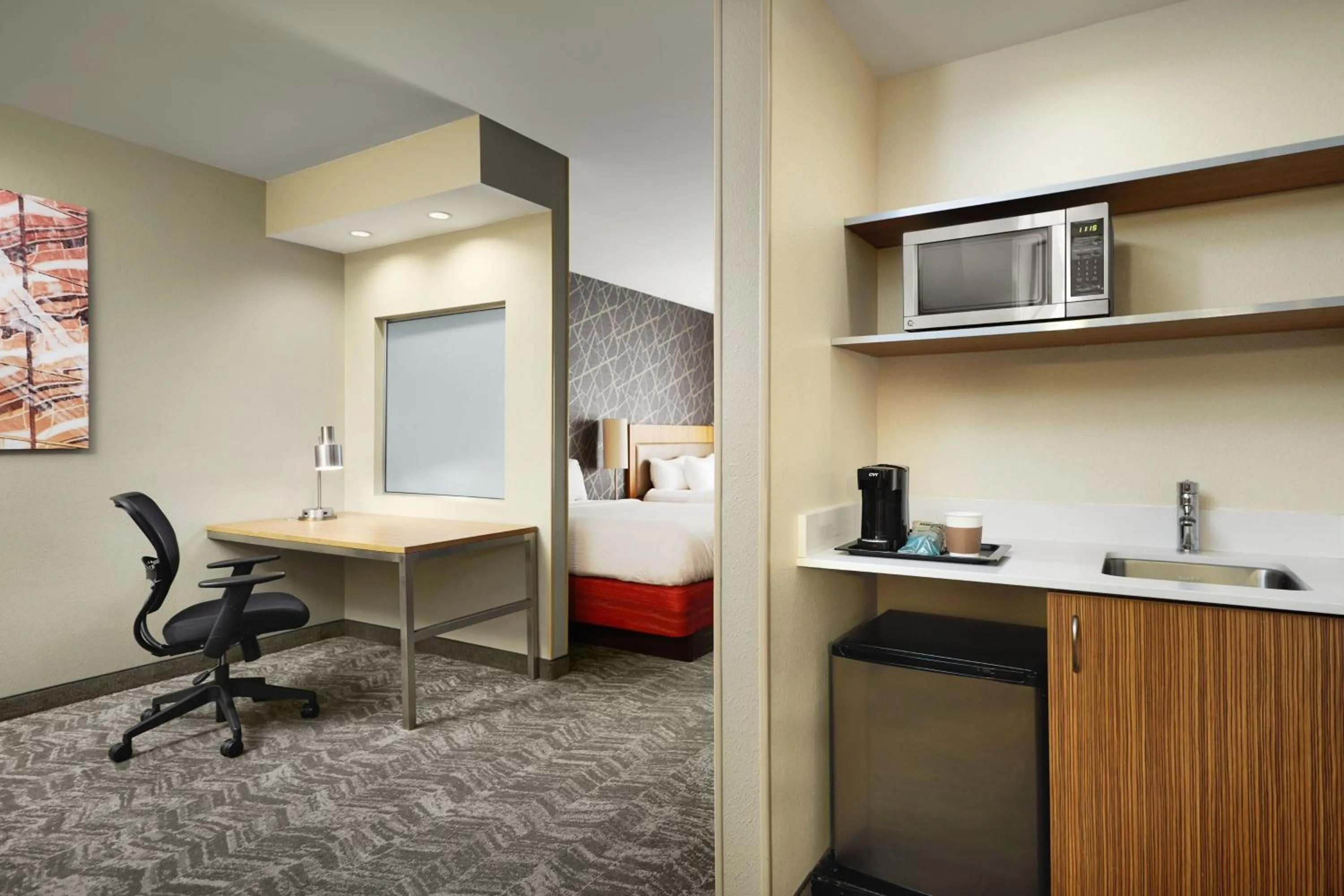 Kitchen or kitchenette in SpringHill Suites St. Louis Airport/Earth City