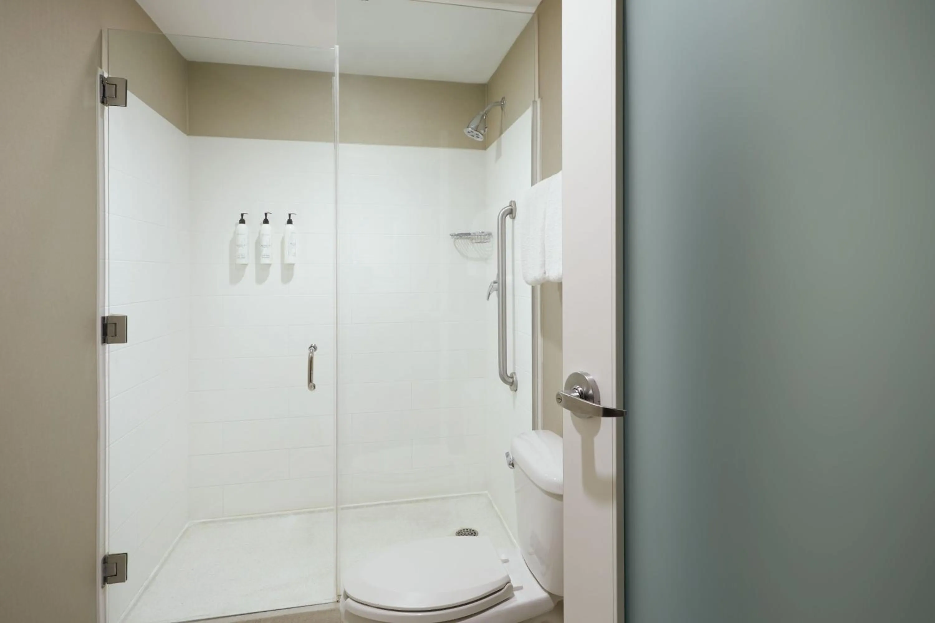 Bathroom in SpringHill Suites St. Louis Airport/Earth City