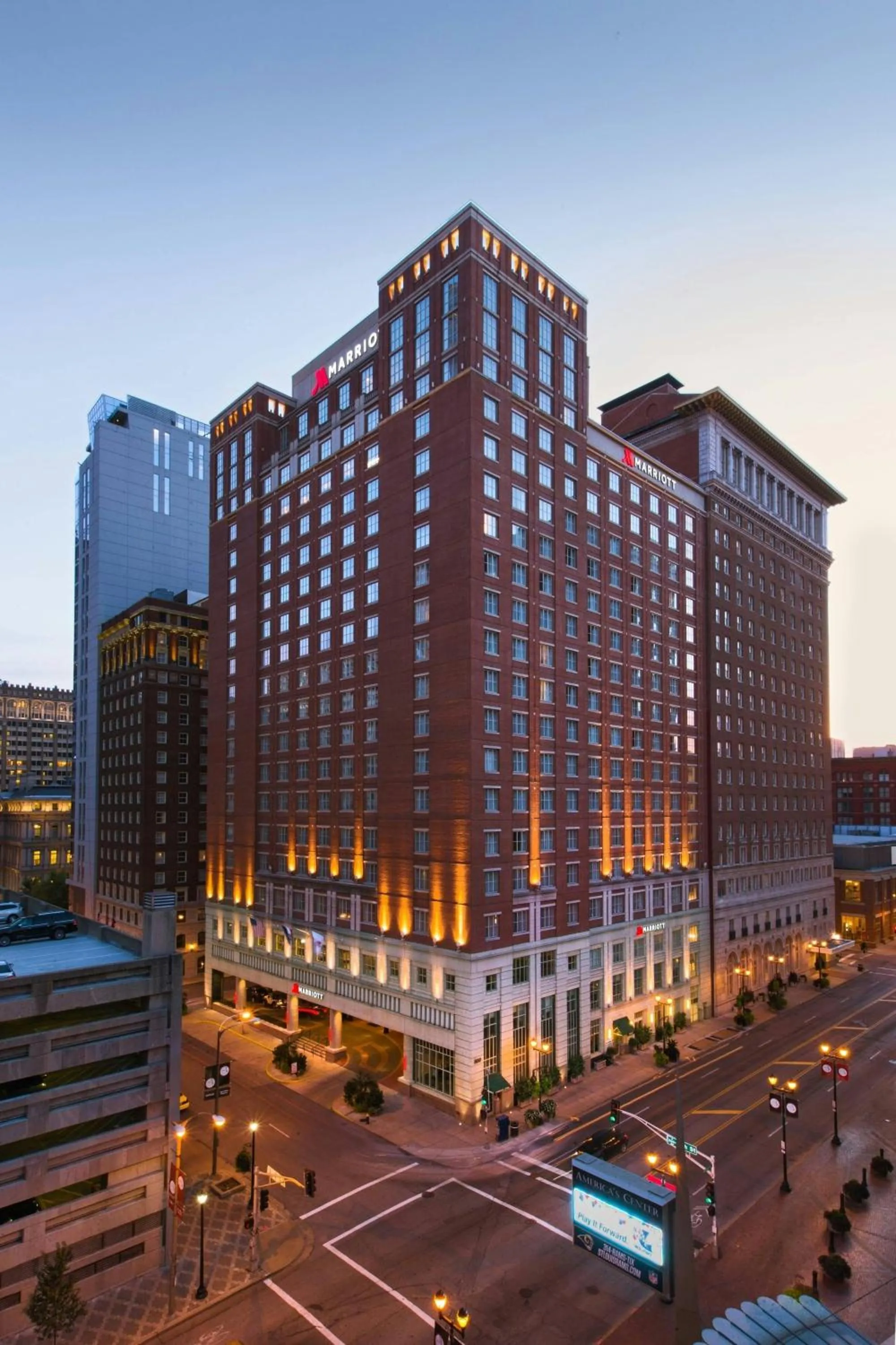 Property building in Marriott St. Louis Grand