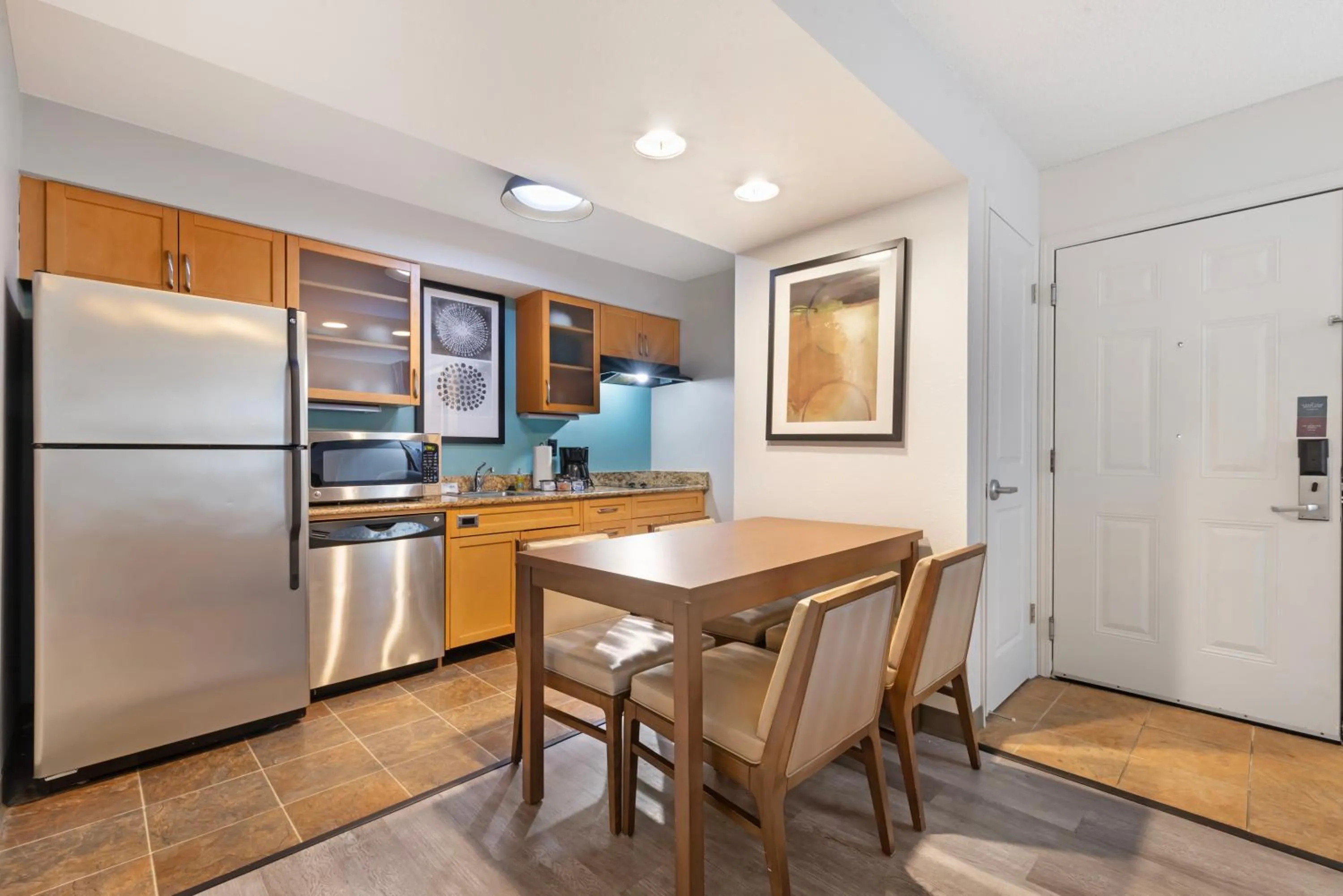 kitchen in MainStay Suites St Louis - Galleria