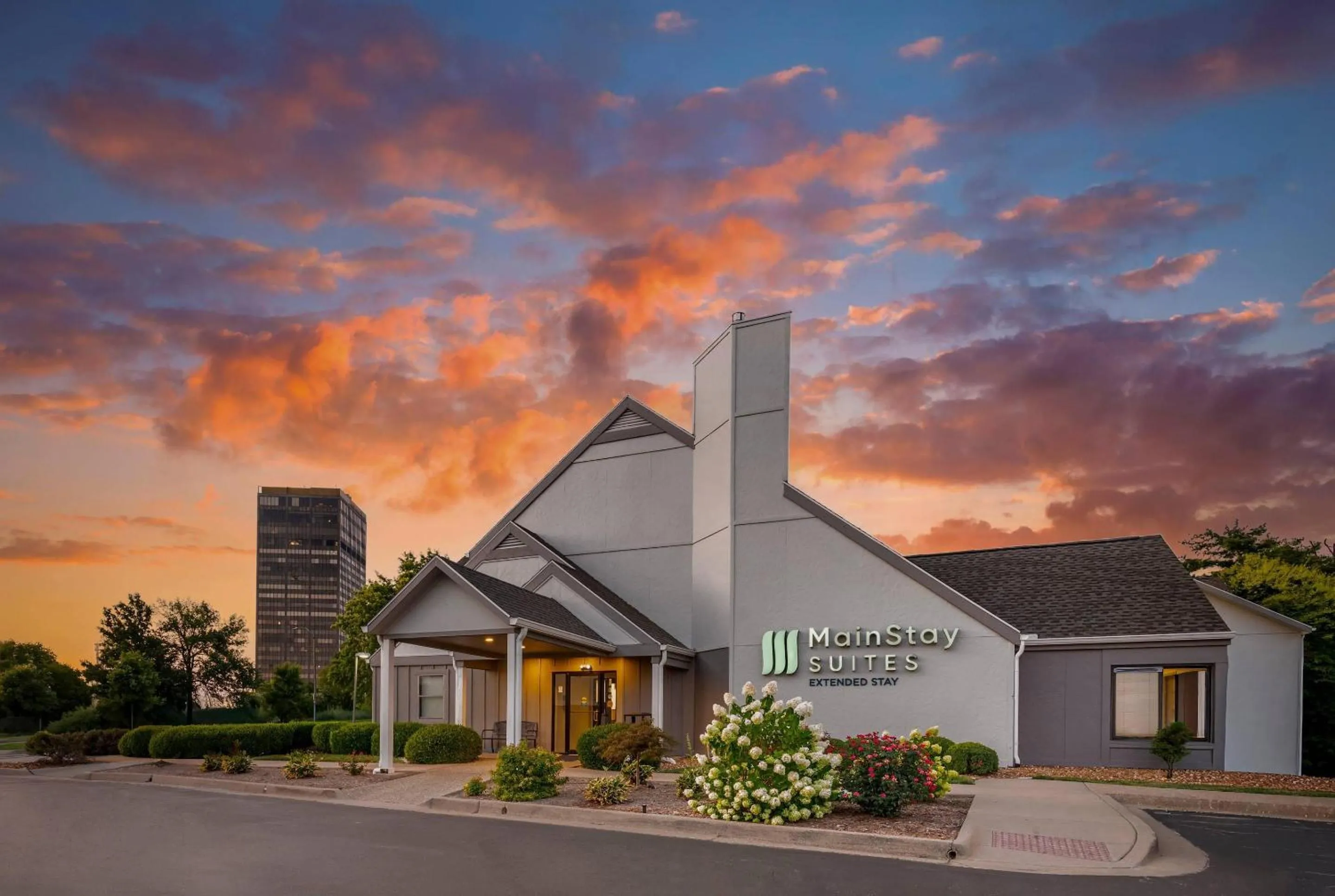 Property building in MainStay Suites St Louis - Galleria